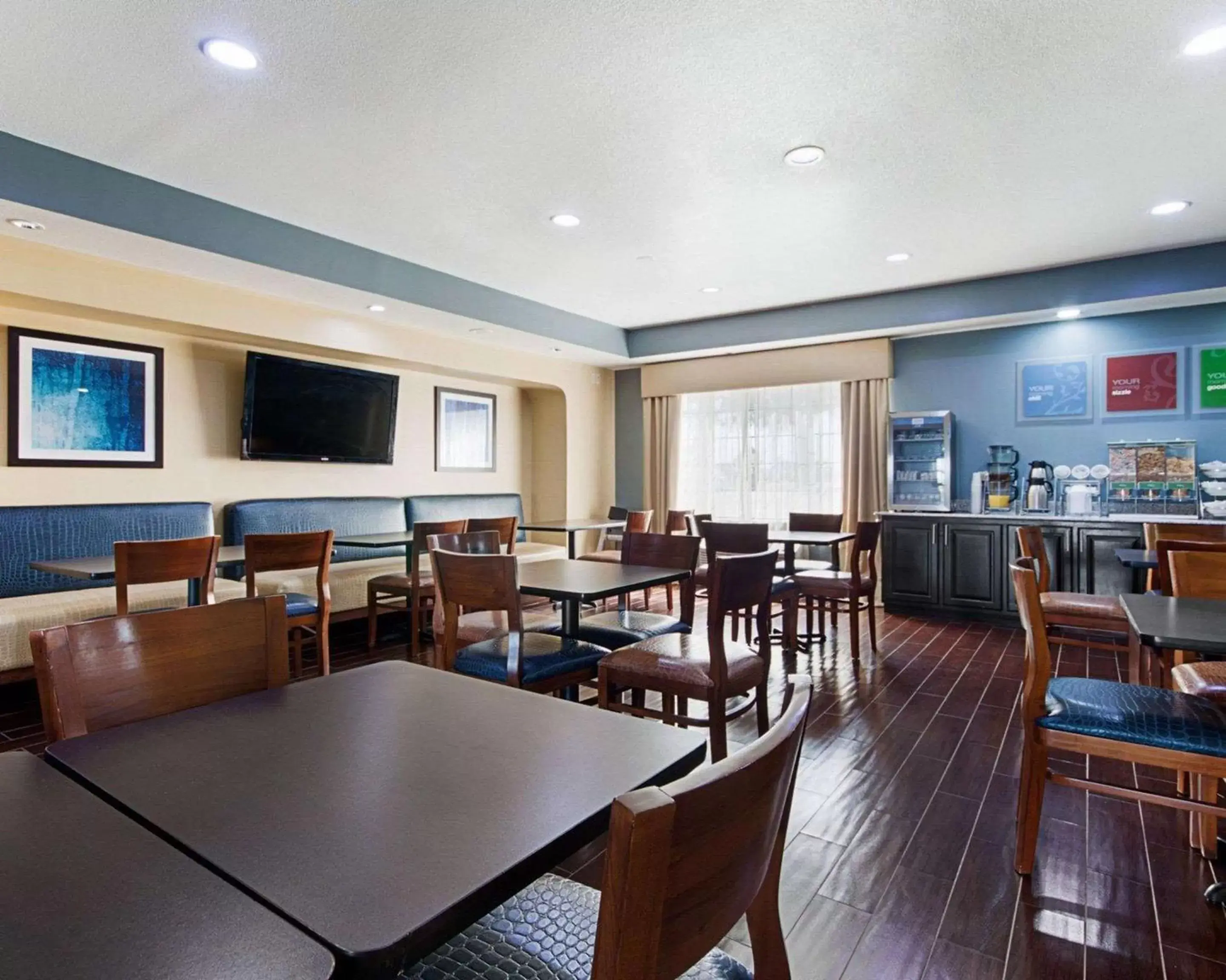 Restaurant/places to eat in Comfort Suites Lake Ray Hubbard Restaurant/places to eat in Comfort Suites Lake Ray Hubbard