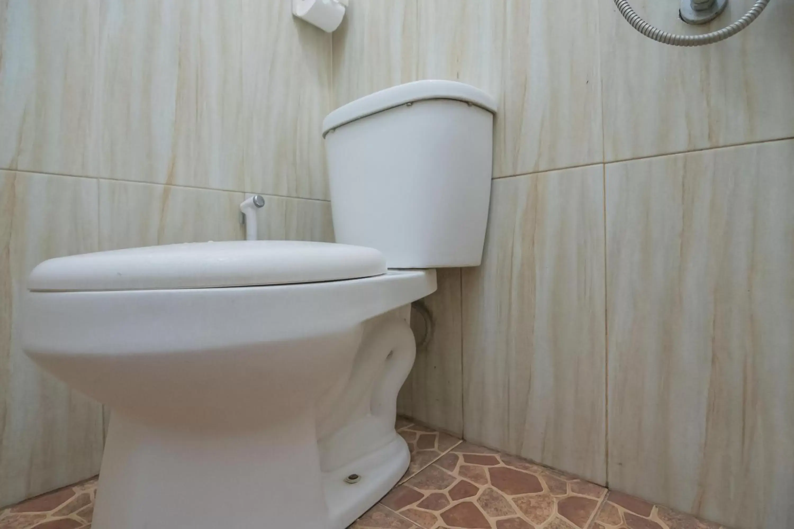 Bathroom in RedDoorz Syariah near Margahayu Raya