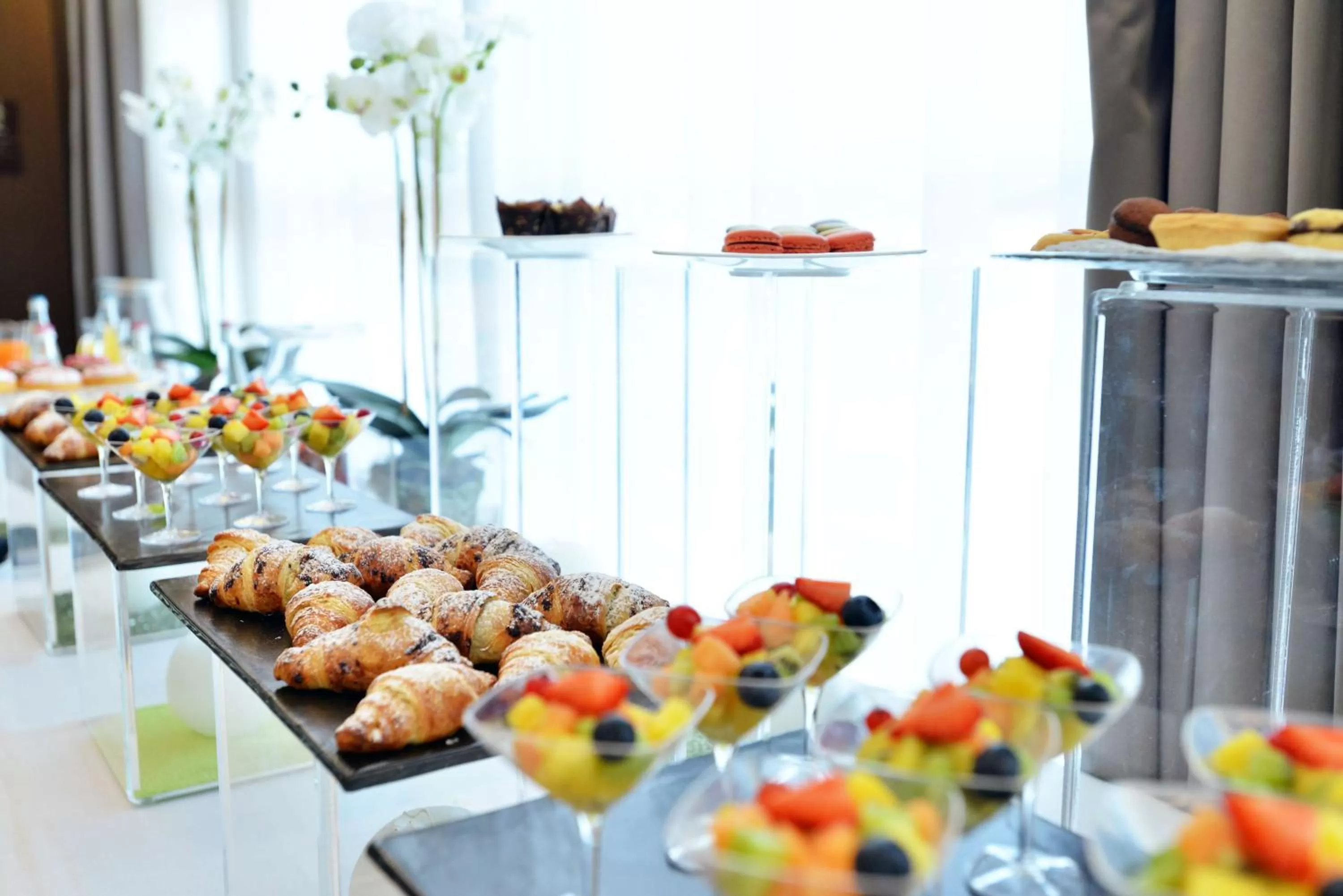 Dining area in Hilton Garden Inn Milan North