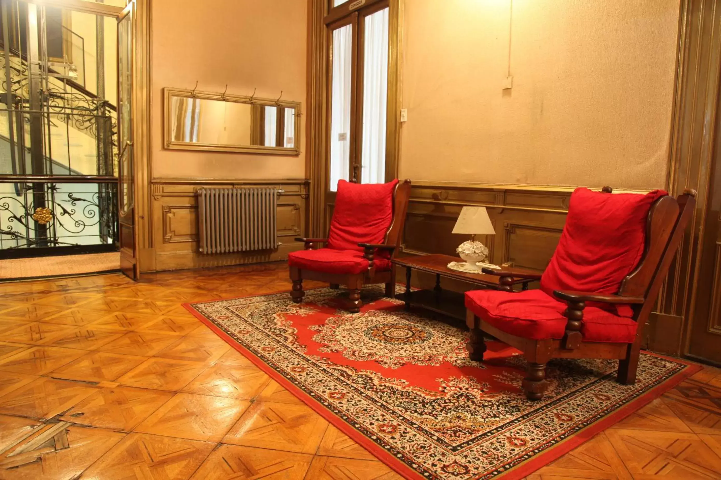 Lobby or reception, Seating Area in Hotel Reina