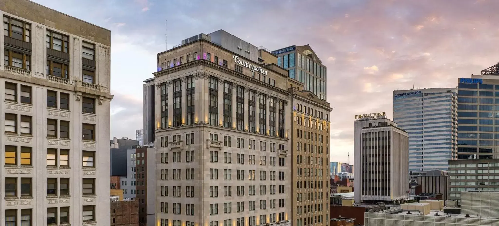 Property building in Hotel Indigo Nashville - The Countrypolitan