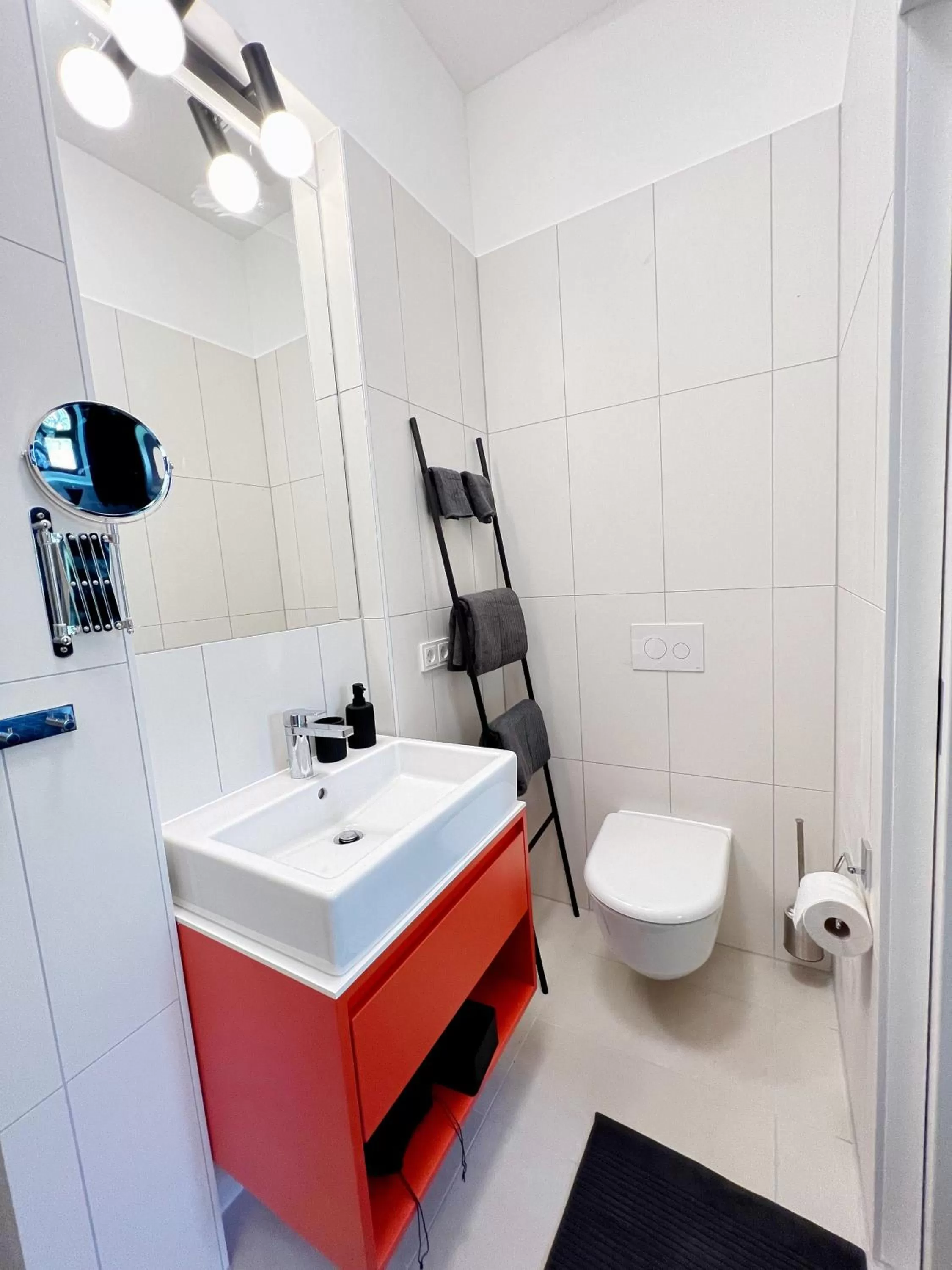 Toilet in Sissi West