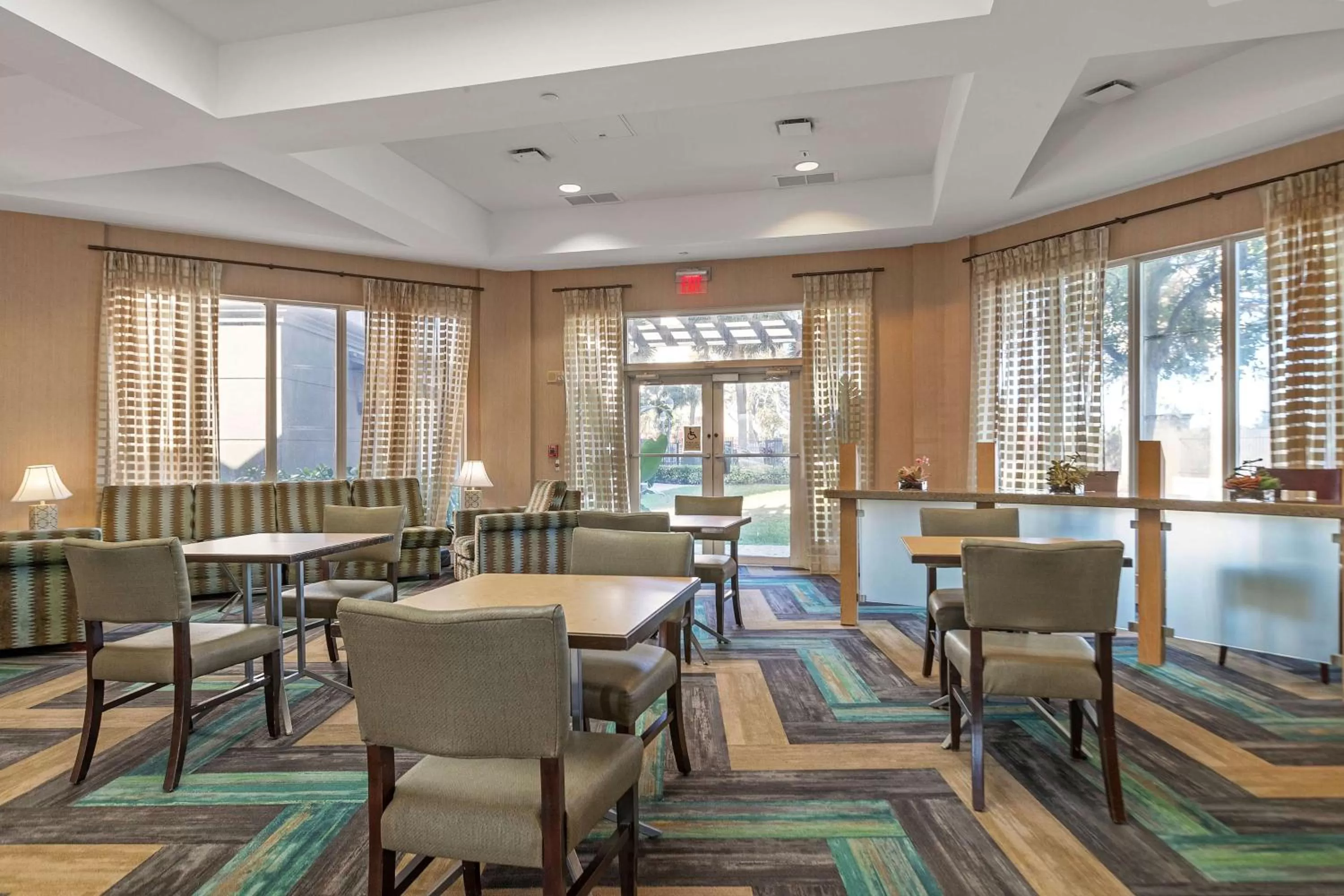 Lobby or reception in La Quinta by Wyndham Ft. Lauderdale Airport