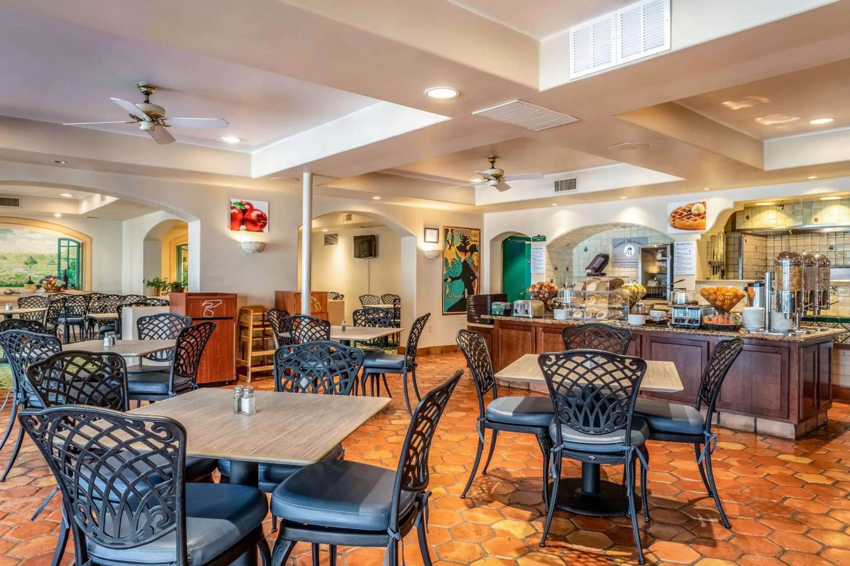 Restaurant/Places to Eat in Quality Suites Downtown San Luis Obispo