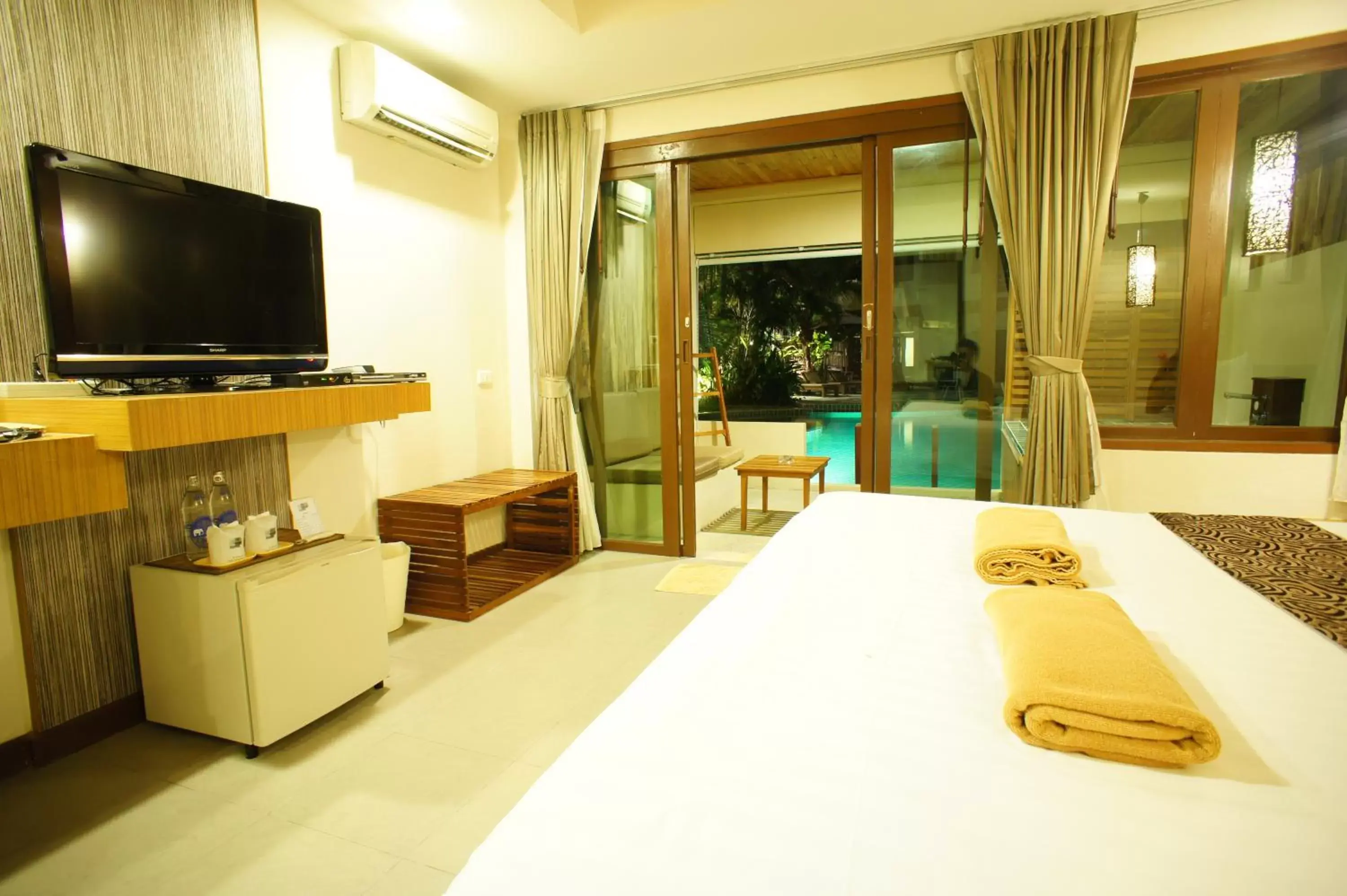 Bed in The Hideaway Resort Bed in The Hideaway Resort