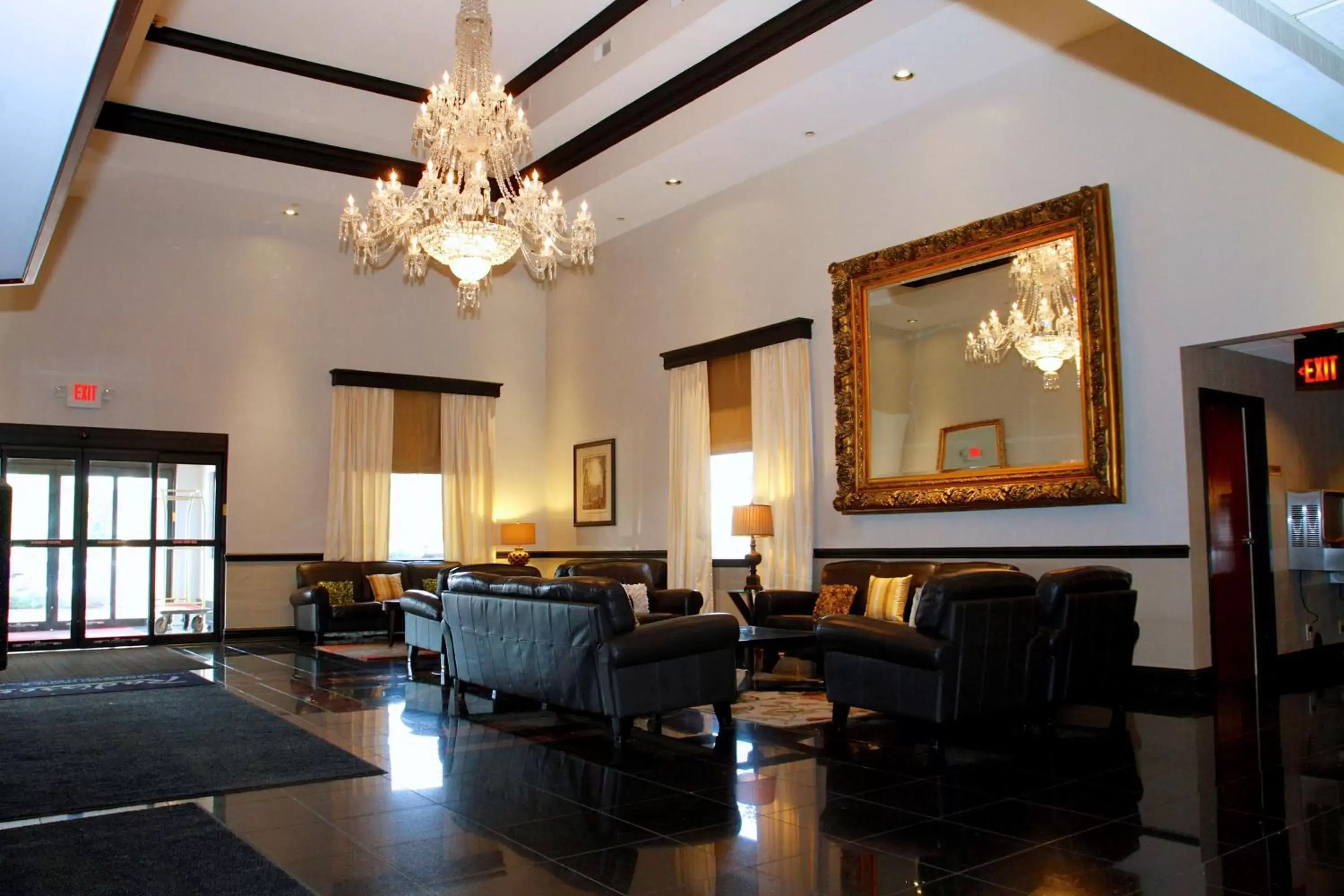 Lobby or reception, Seating Area in Radisson Hotel & Conference Center Rockford