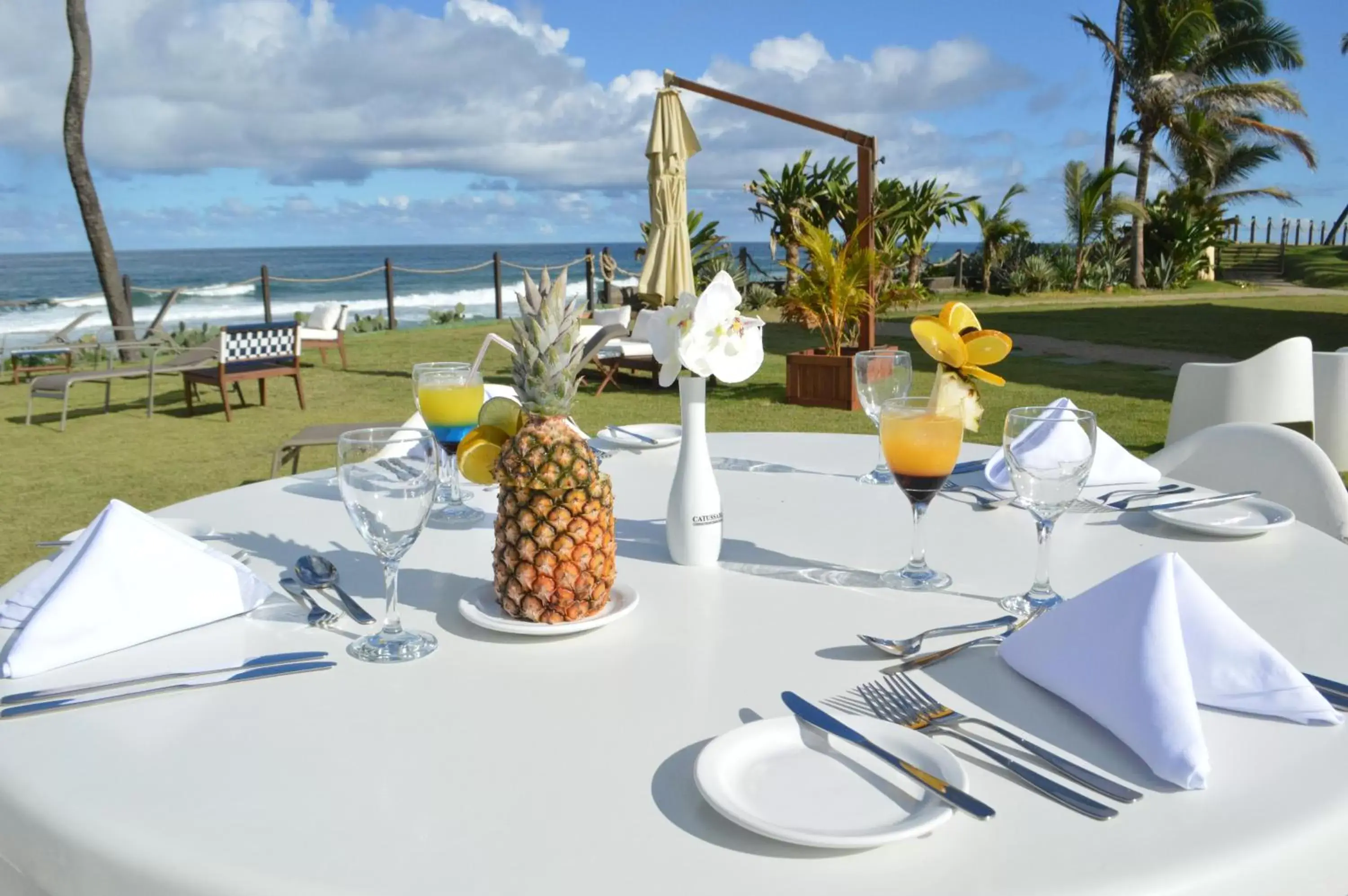 Beach, Restaurant/Places to Eat in Catussaba Suítes Resort