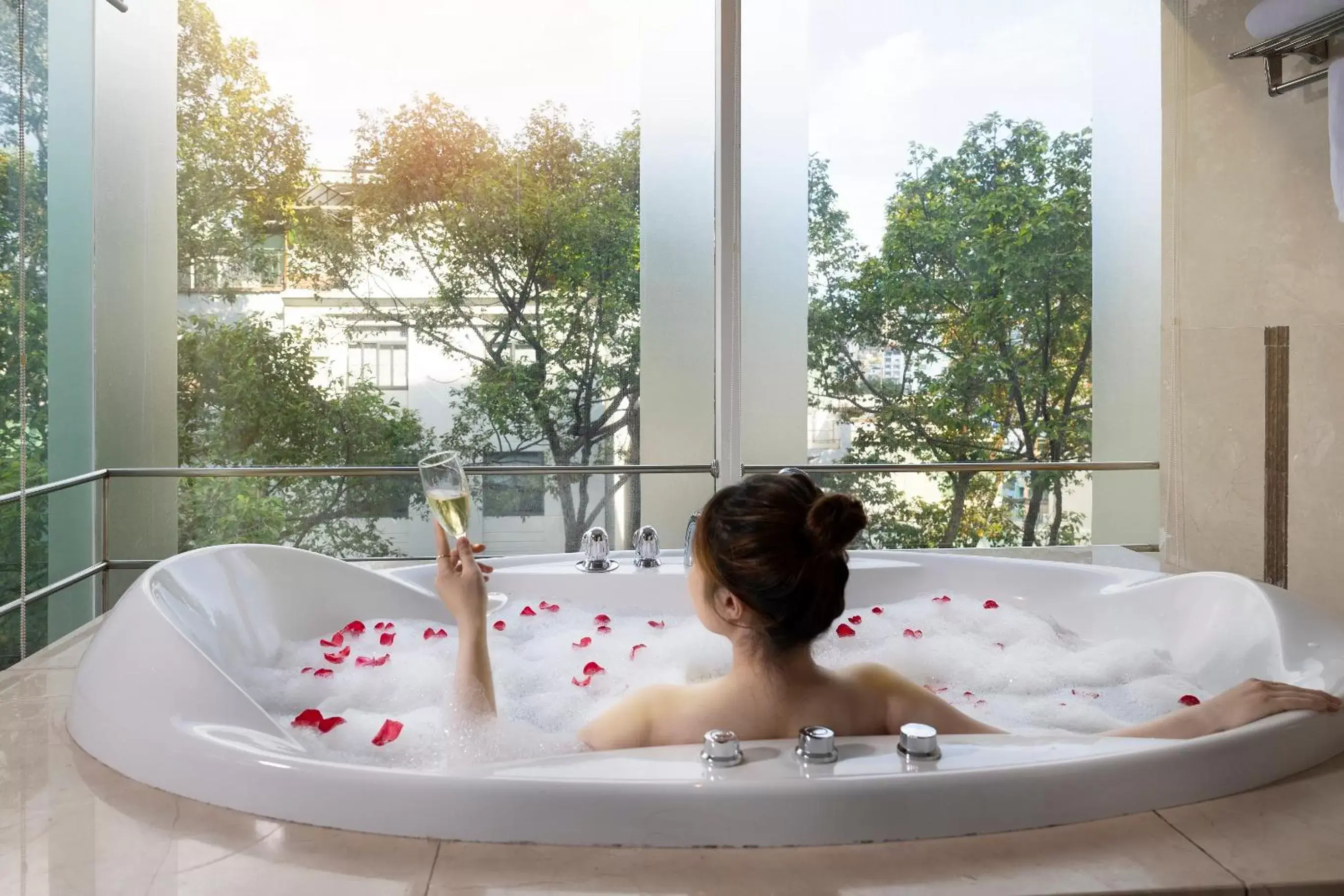 Bath in Harmony Saigon Hotel & Spa