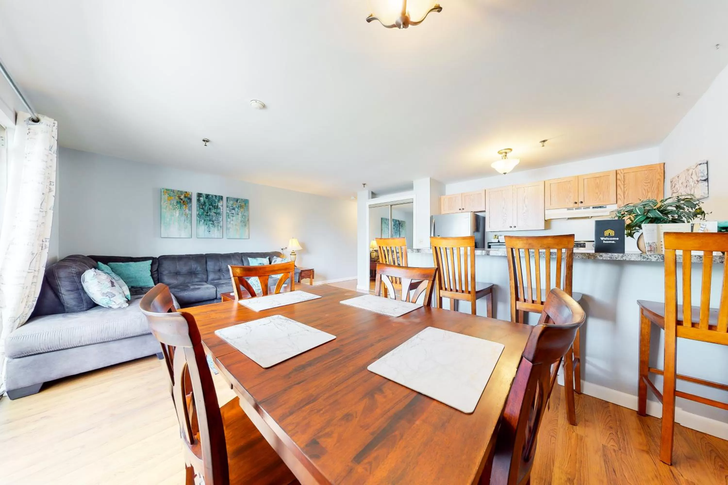 Restaurant/Places to Eat in Lake Winnipesaukee Retreat