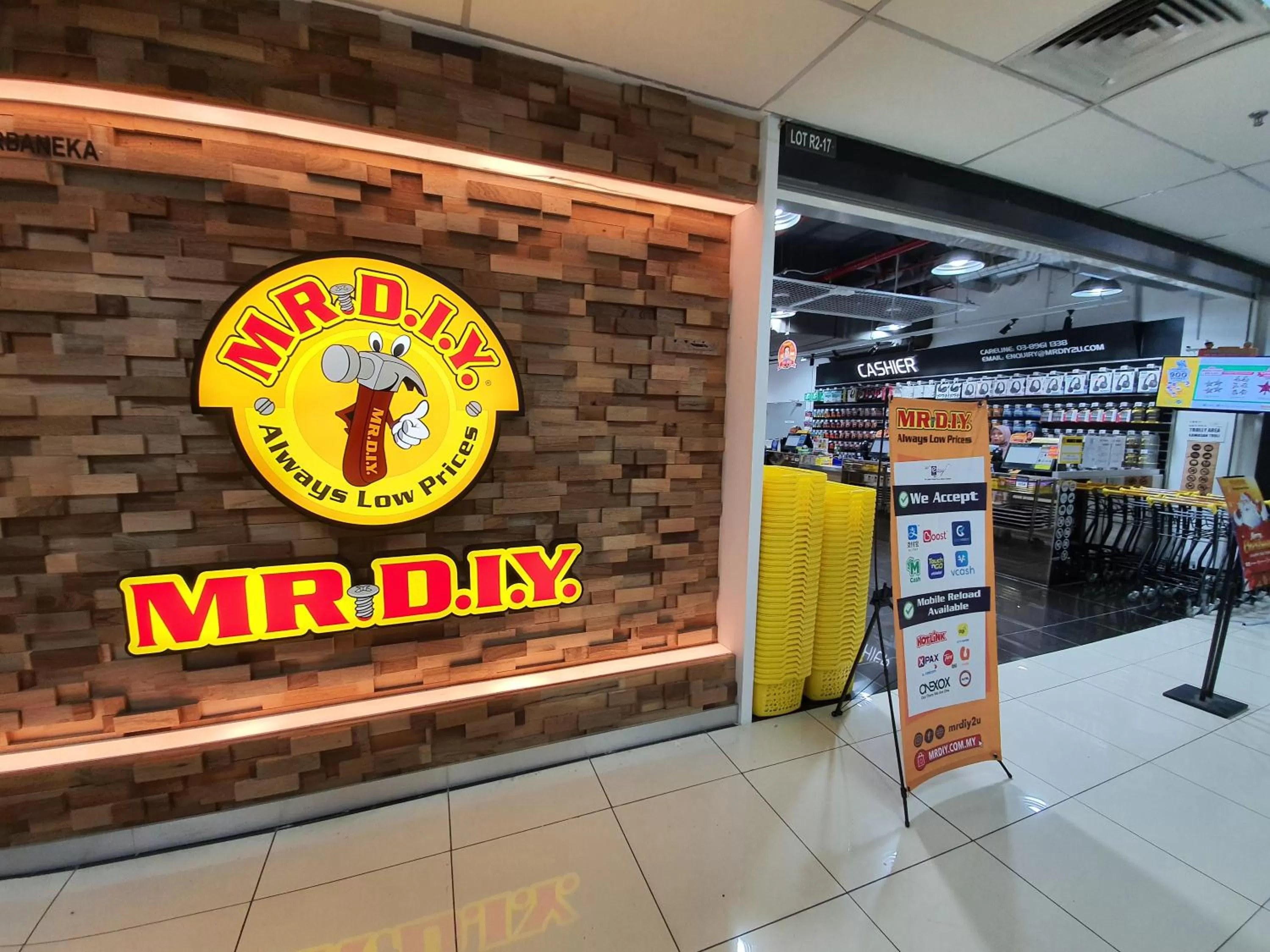 Shopping Area in Bangi Perdana Hotel