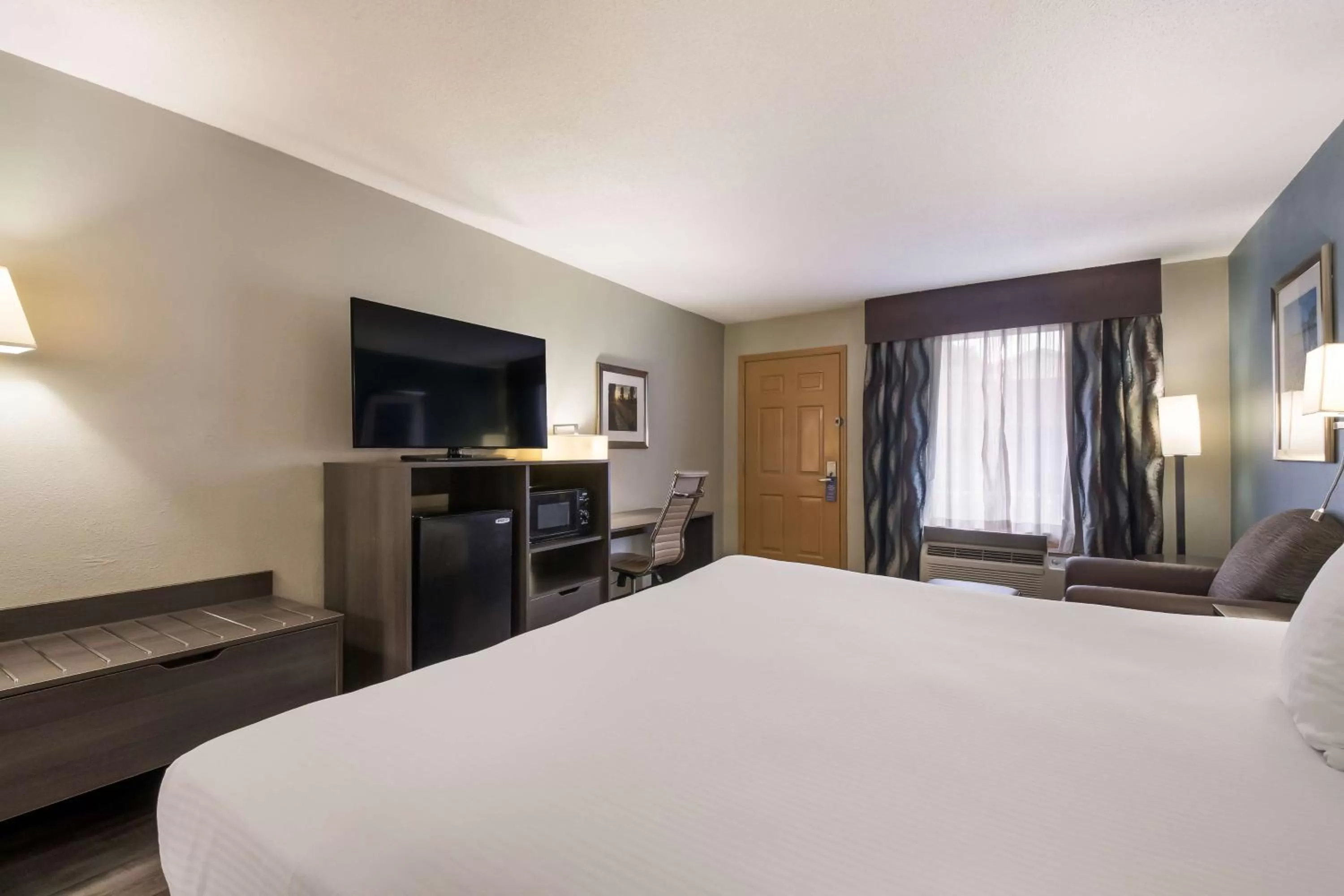 Bedroom, Bed in Best Western Inn Winchester