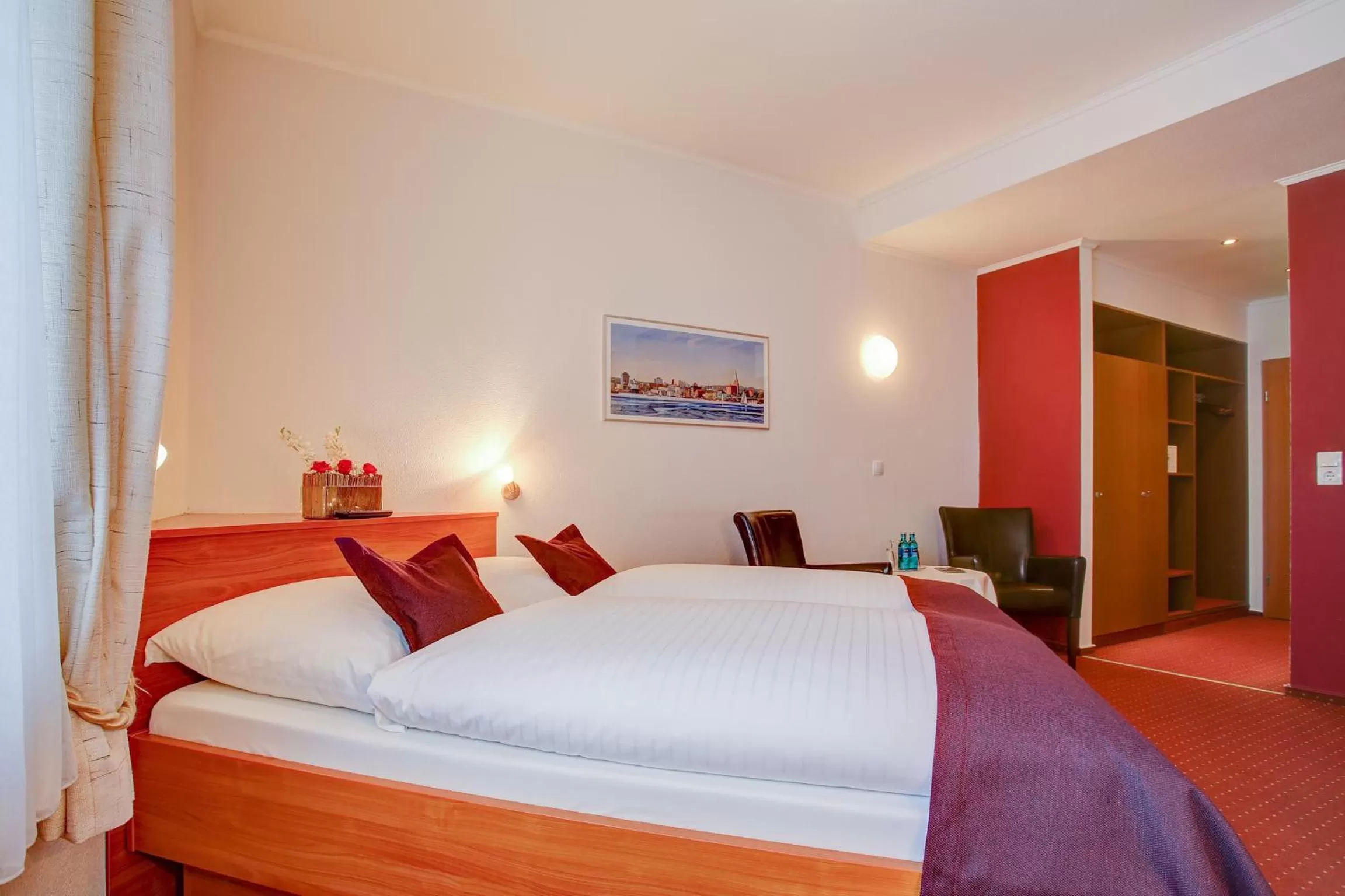 Photo of the whole room, Bed in Hotel Consul