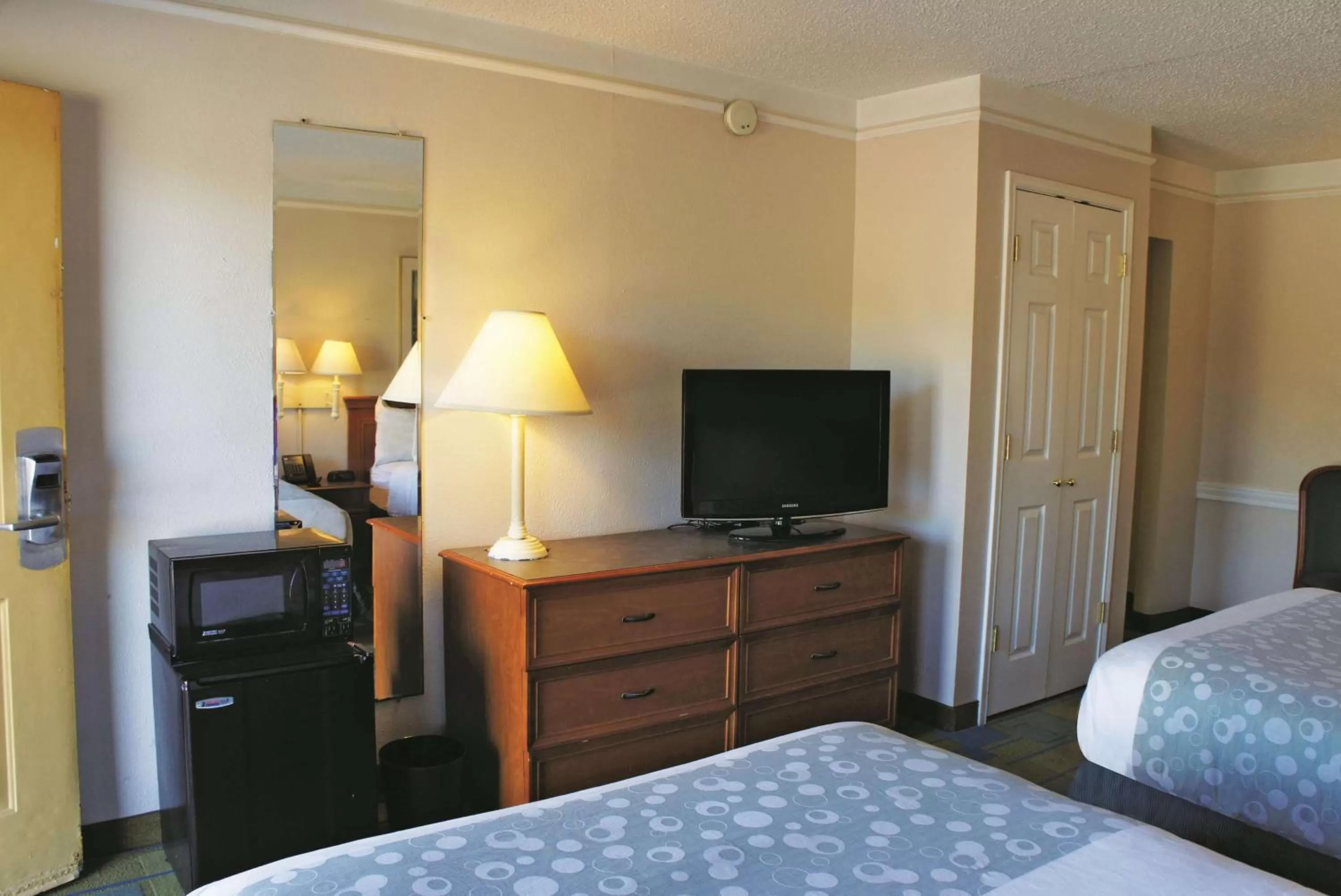 Double Room with Two Double Beds - Smoking in La Quinta Inn by Wyndham Clute Lake Jackson