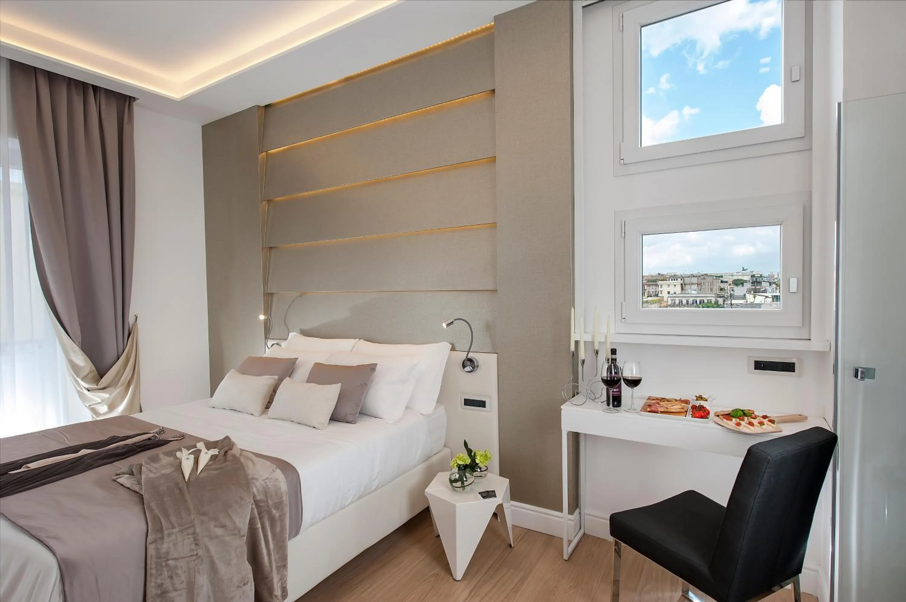 Bedroom, Bed in Vatican Style