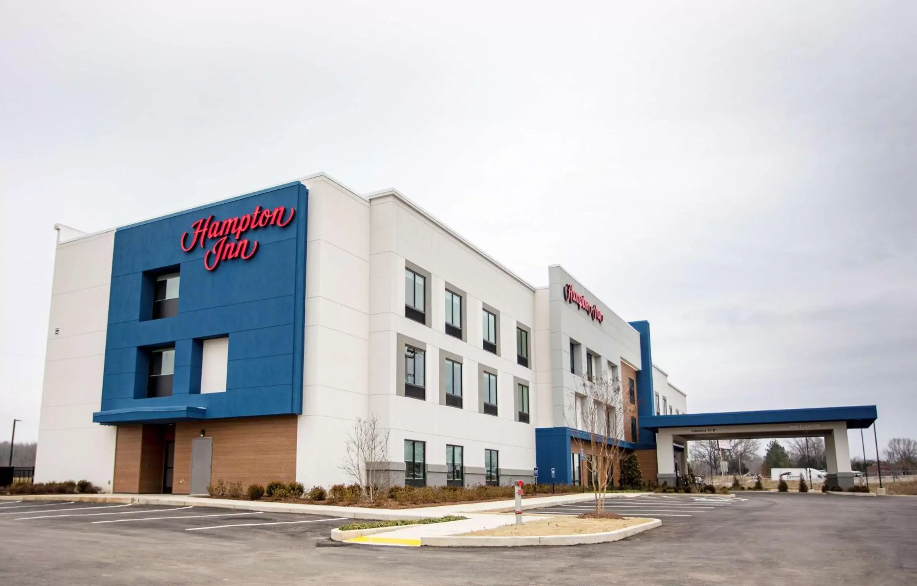 Property Building in Hampton Inn Lexington, Tn