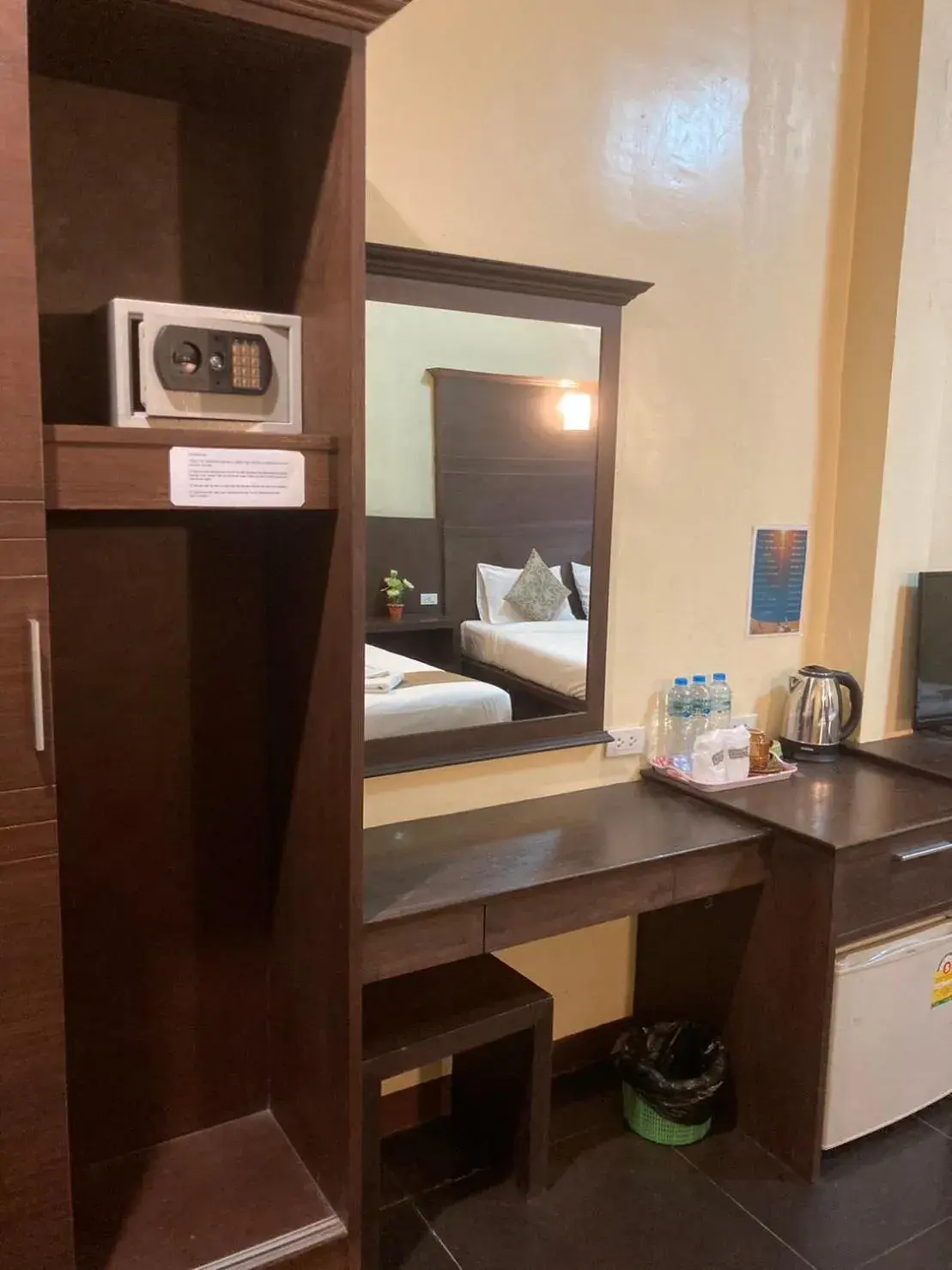 Bedroom, TV/Entertainment Center in Lanta Klong Nin Beach Resort