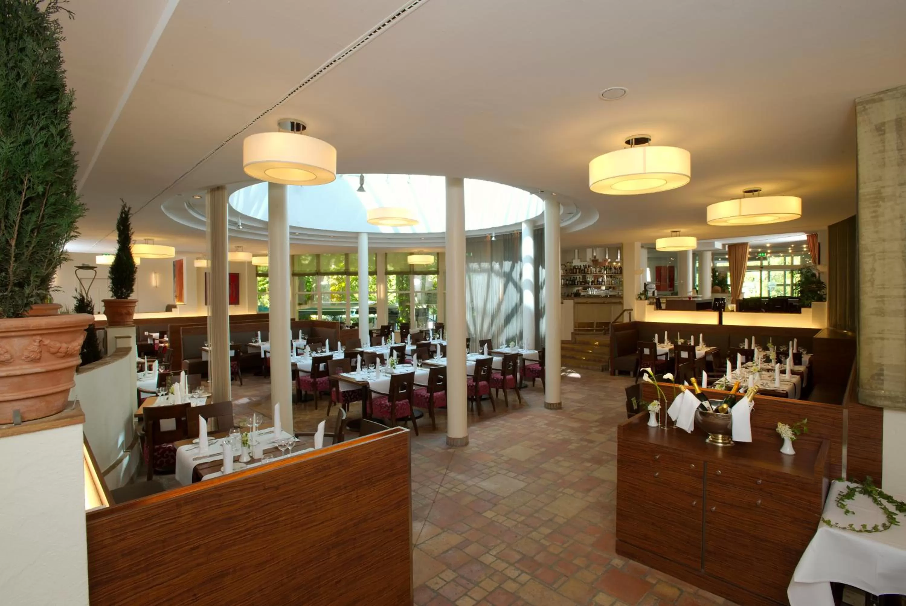Restaurant/places to eat in Best Western Premier Hotel Villa Stokkum