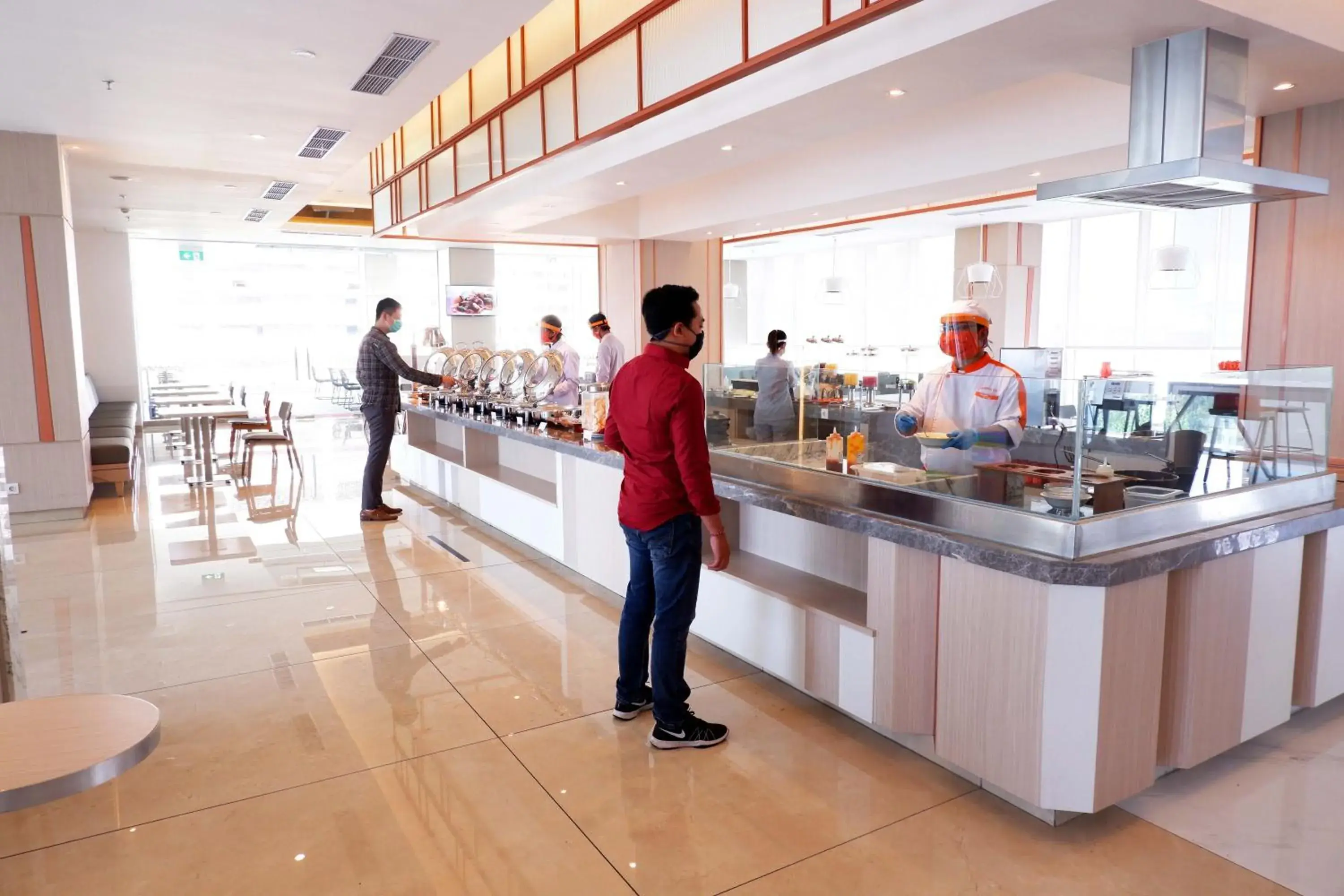 Restaurant/places to eat in HARRIS Hotel & Conventions Bundaran Satelit Surabaya