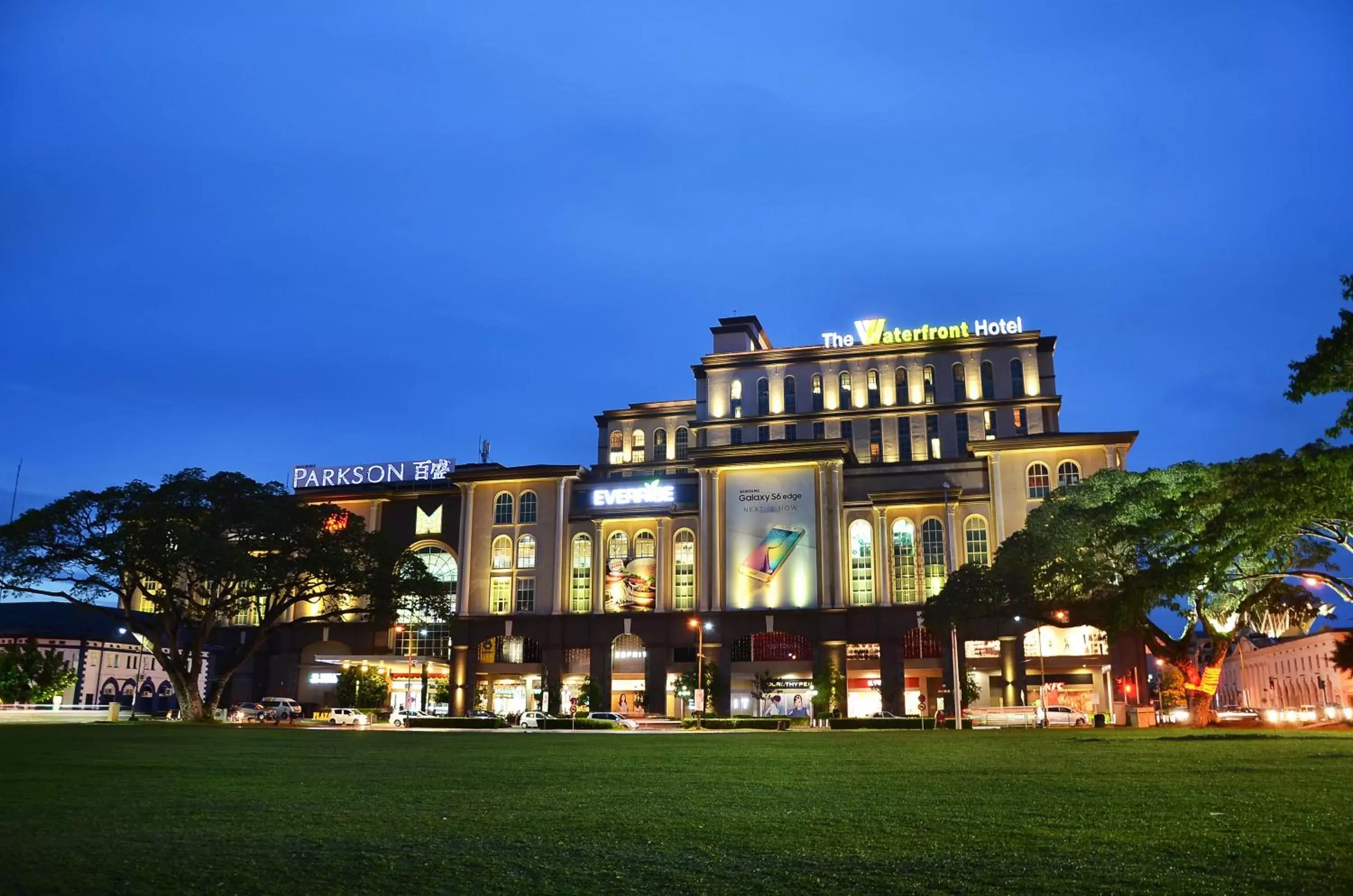 Nearby landmark, Property Building in The Waterfront Hotel Kuching