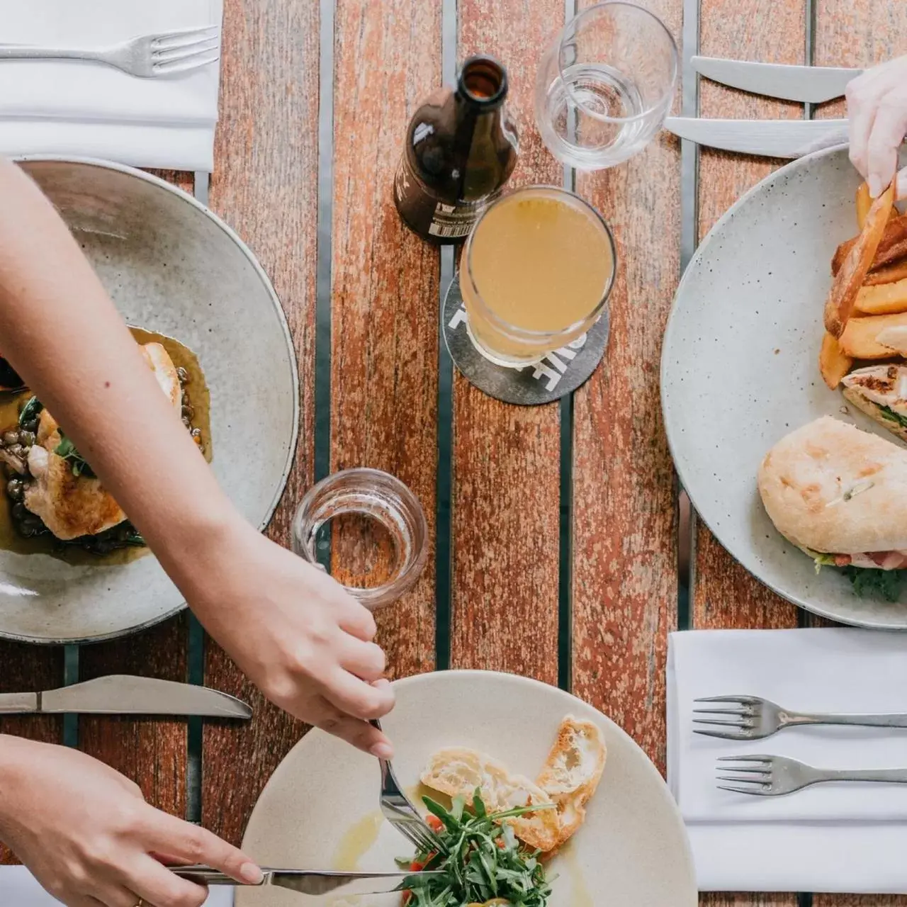 Food and drinks in Novotel Newcastle Beach