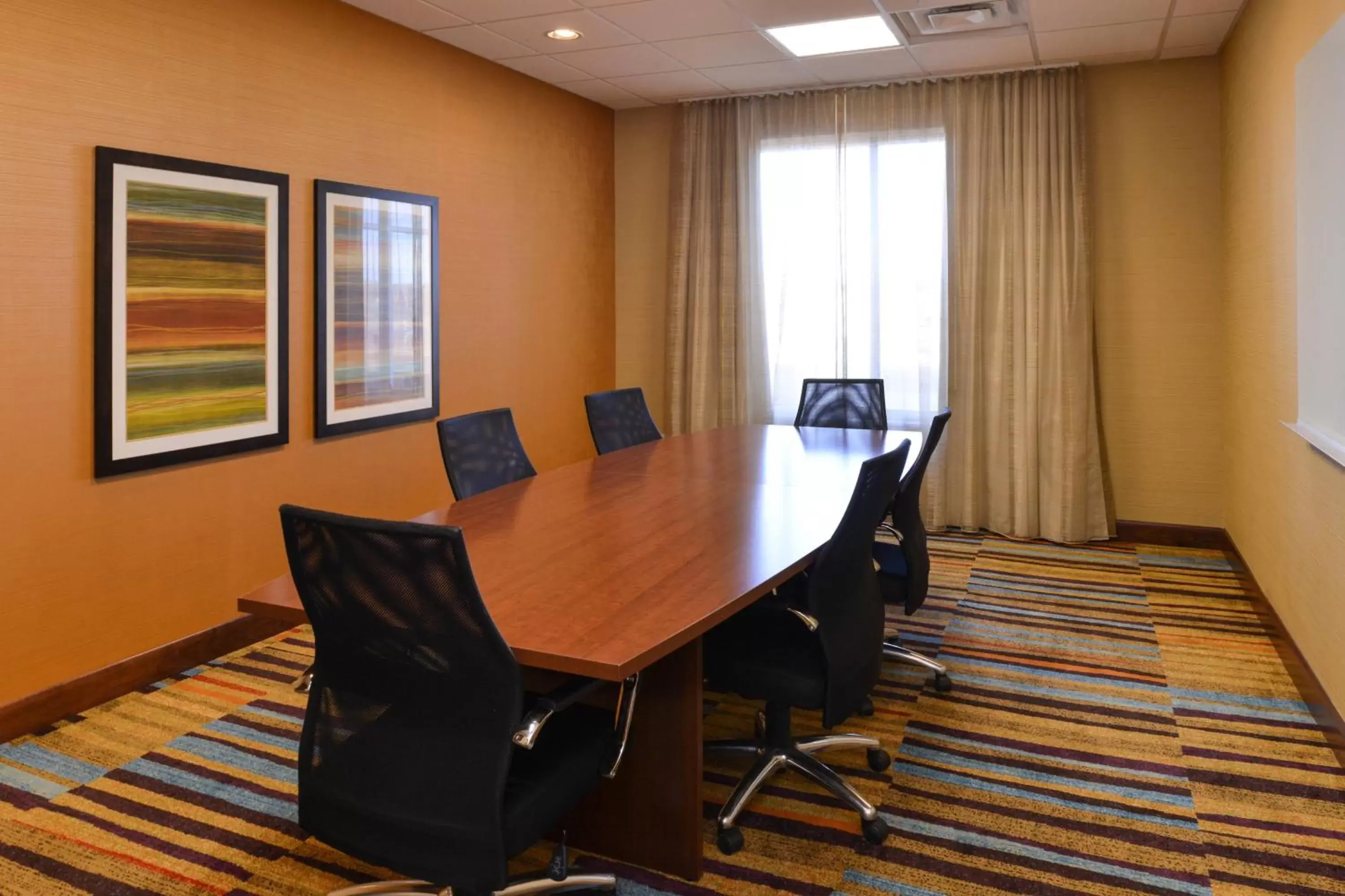 Meeting/conference room in Fairfield Inn & Suites by Marriott Gallup