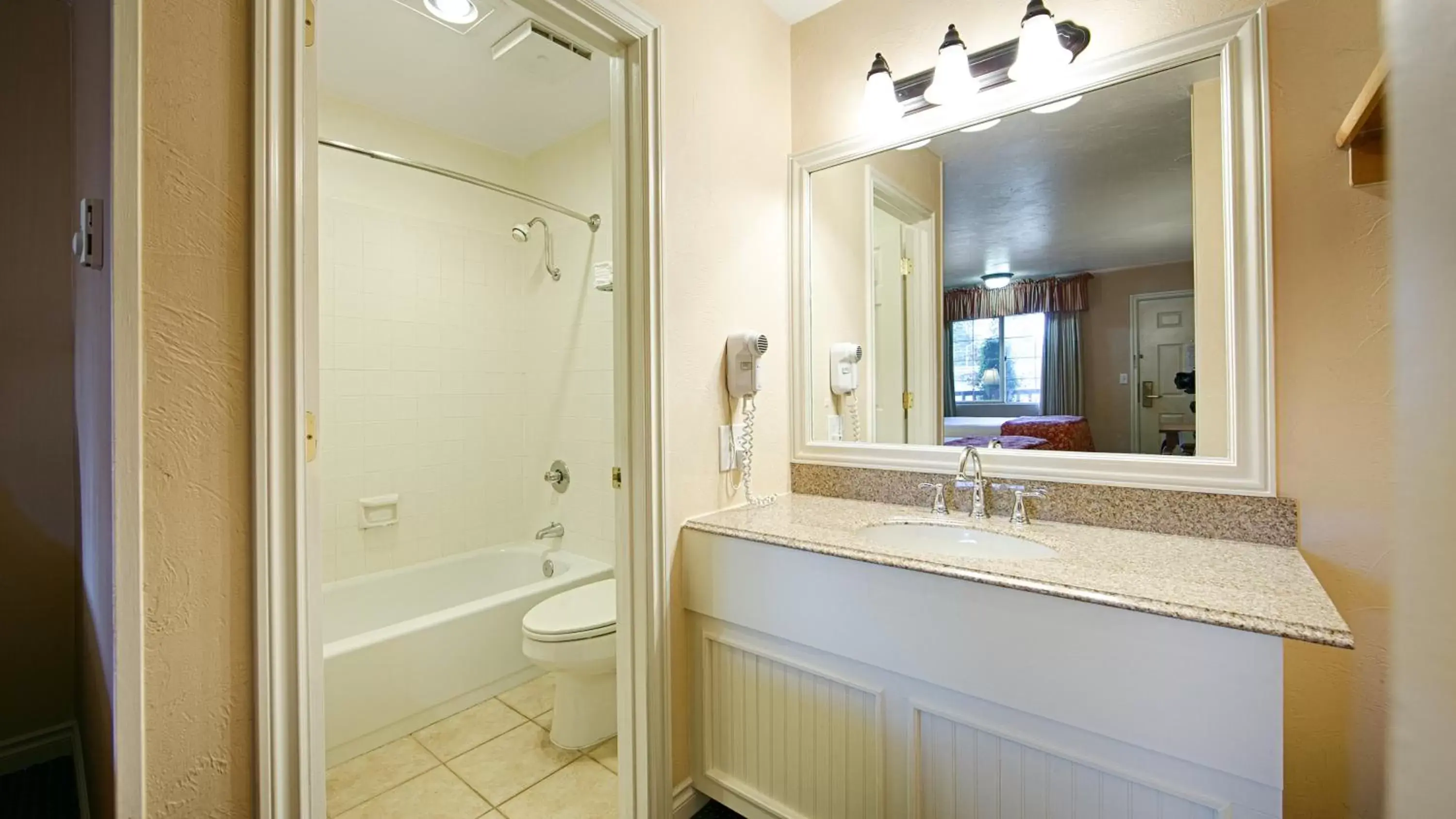 Bathroom in Best Western Country Lane Inn