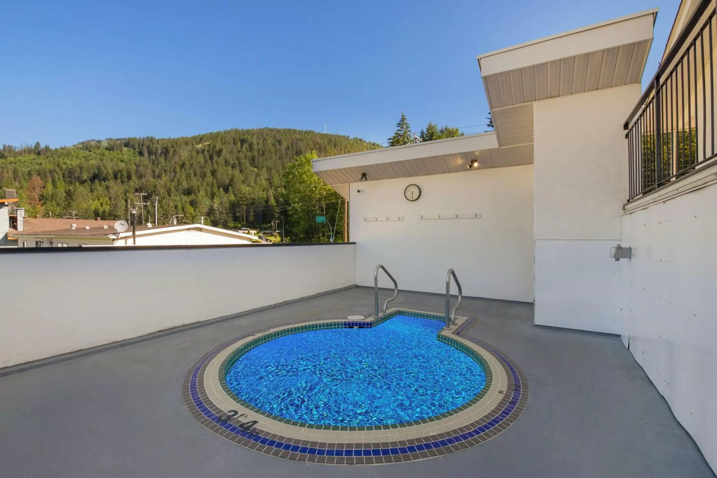 Pool view, Swimming Pool in SureStay Hotel by Best Western Rossland Red Mountain