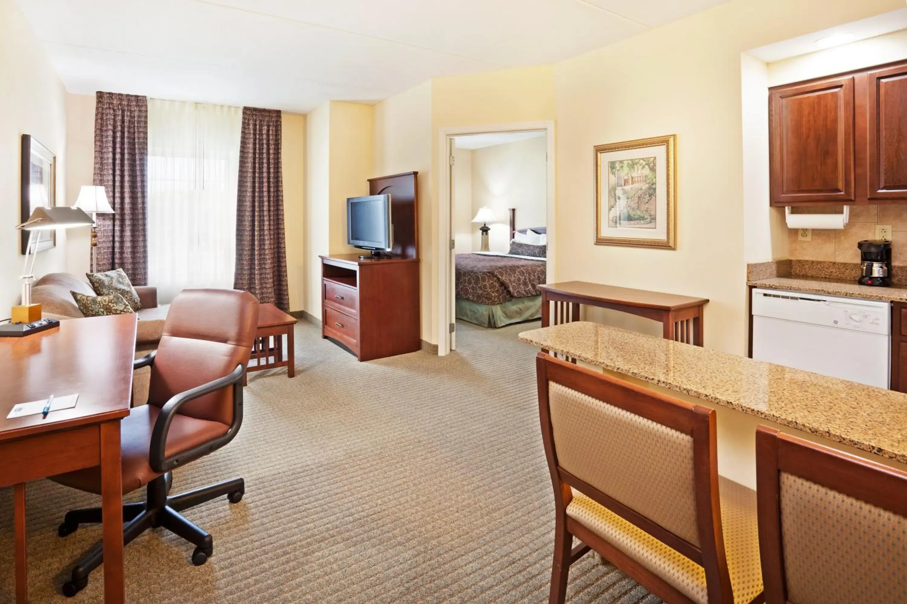 Photo of the whole room, Seating Area in Staybridge Suites-Knoxville Oak Ridge