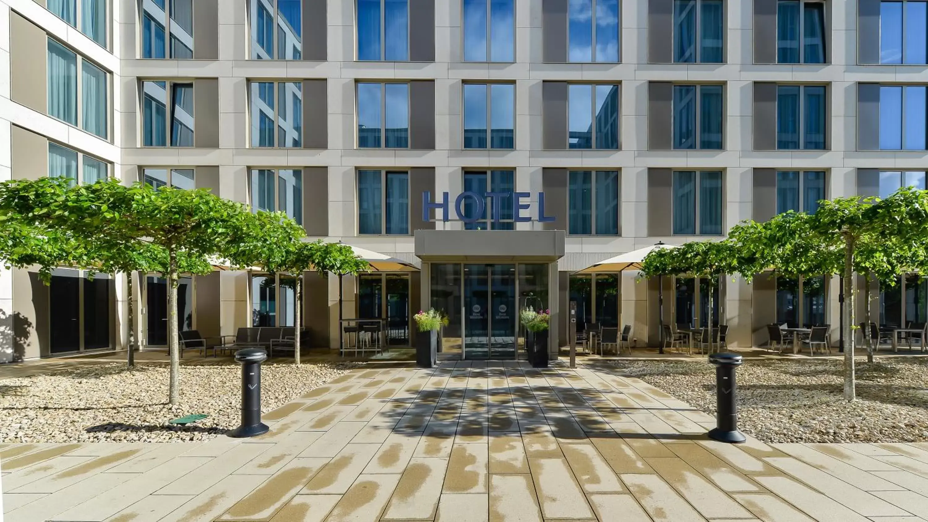 Facade/entrance, Property Building in Best Western Hotel Wiesbaden