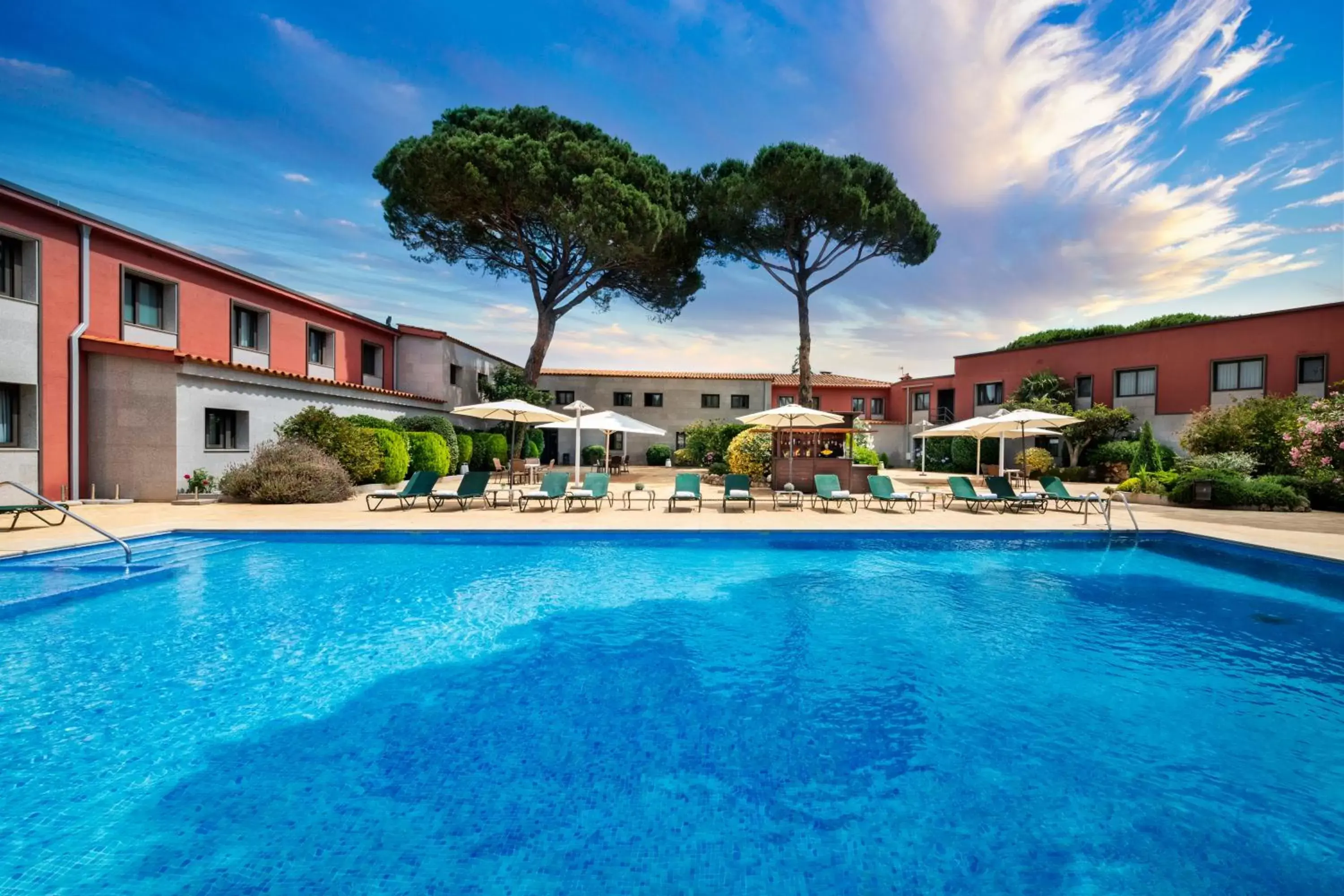 Swimming Pool in Salles Hotel Aeroport de Girona