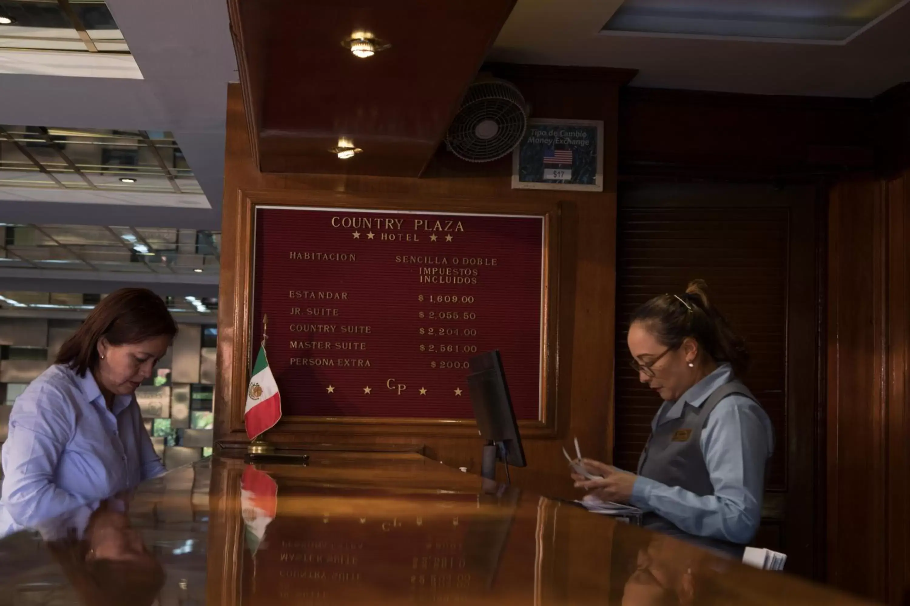 Staff, Lobby/Reception in Country Plaza