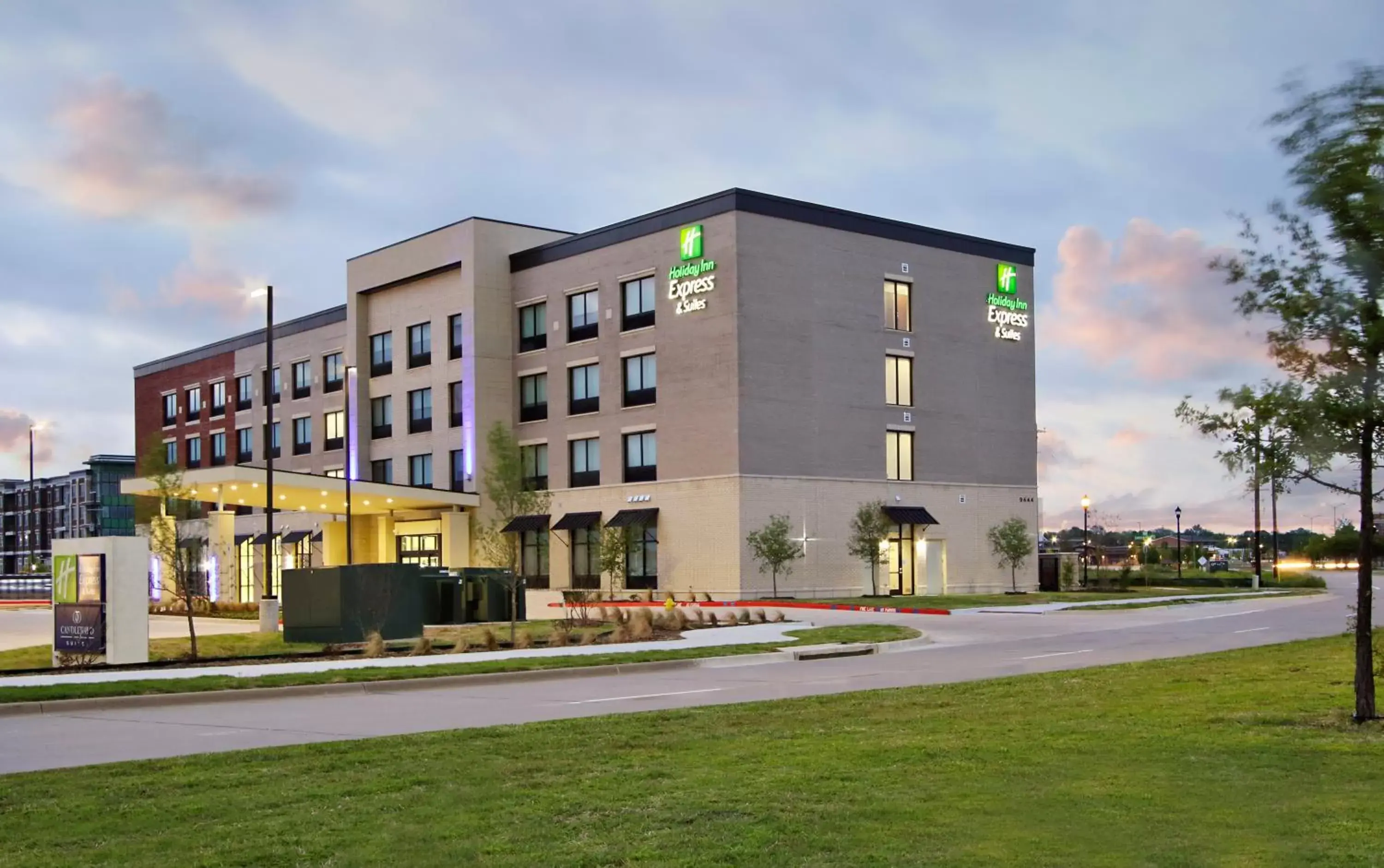 Property building in Holiday Inn Express & Suites - Frisco NW Toyota Stdm, an IHG Hotel