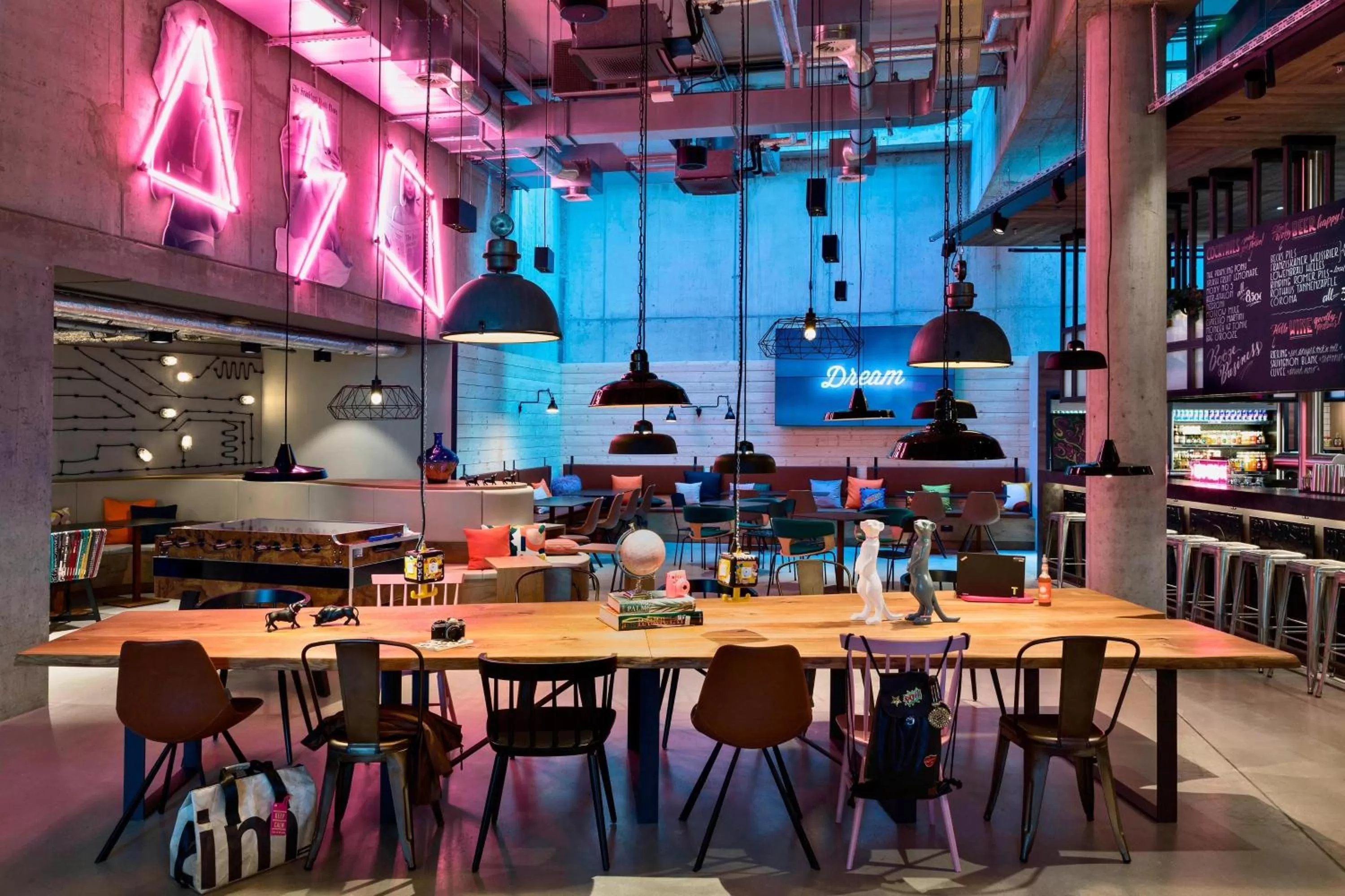 Restaurant/places to eat in Moxy Frankfurt City Center
