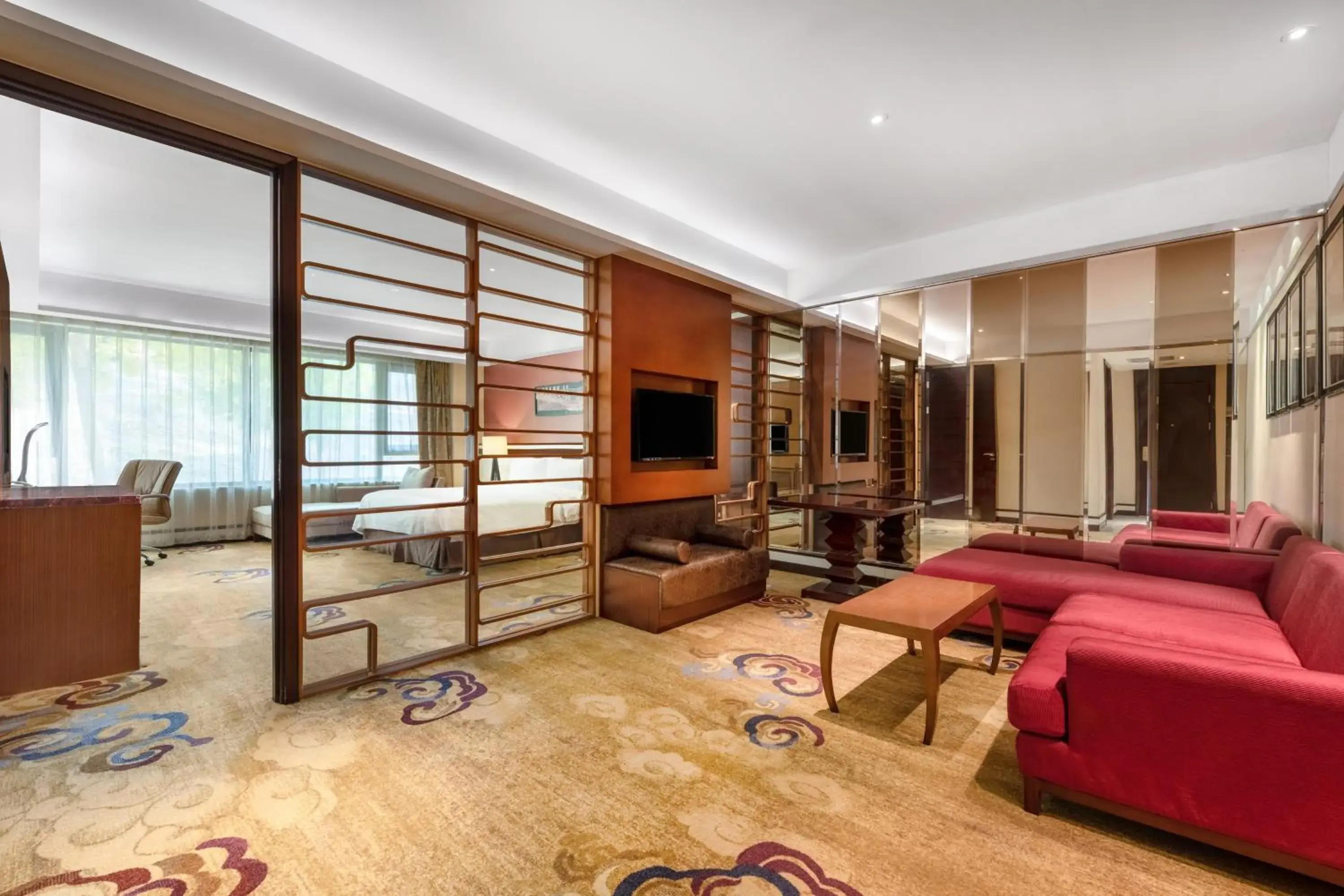 Photo of the whole room, Seating Area in Holiday Inn Beijing Shijingshan Parkview, an IHG Hotel