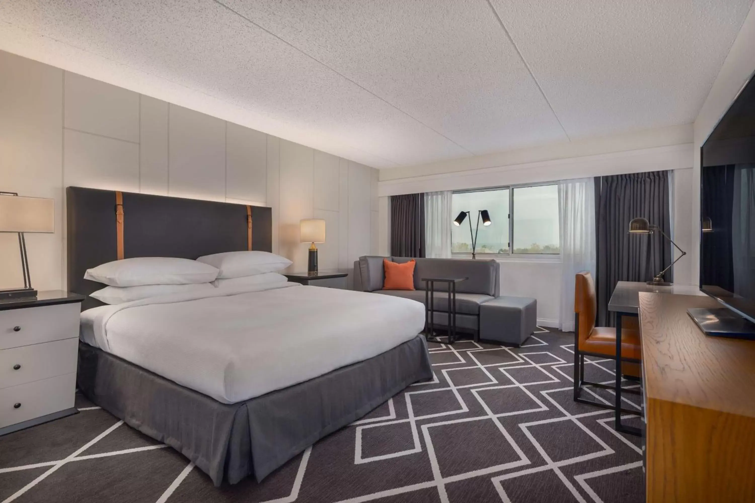 Bed in Hilton Boston-Woburn
