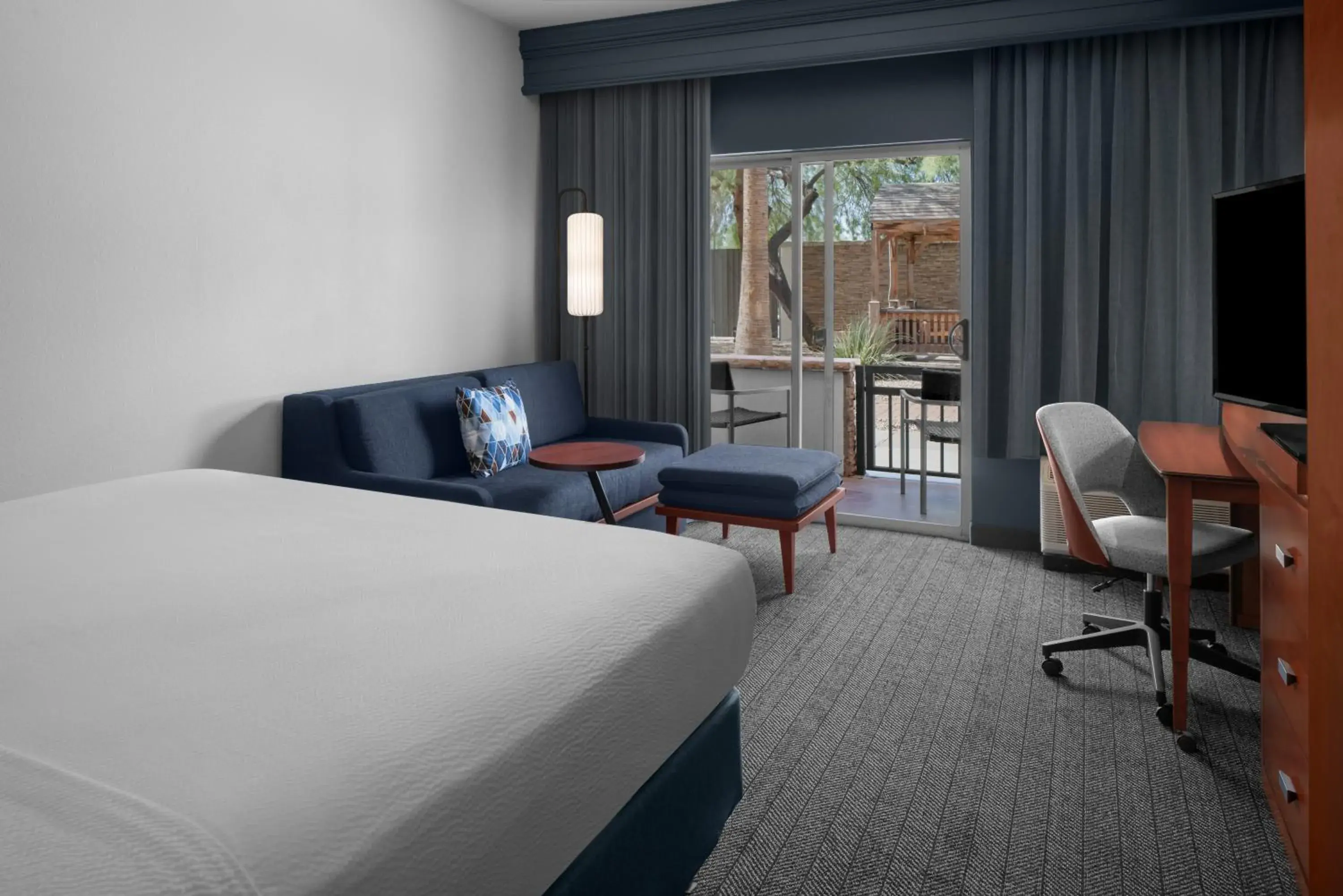 Bedroom in Courtyard by Marriott Phoenix West/Avondale