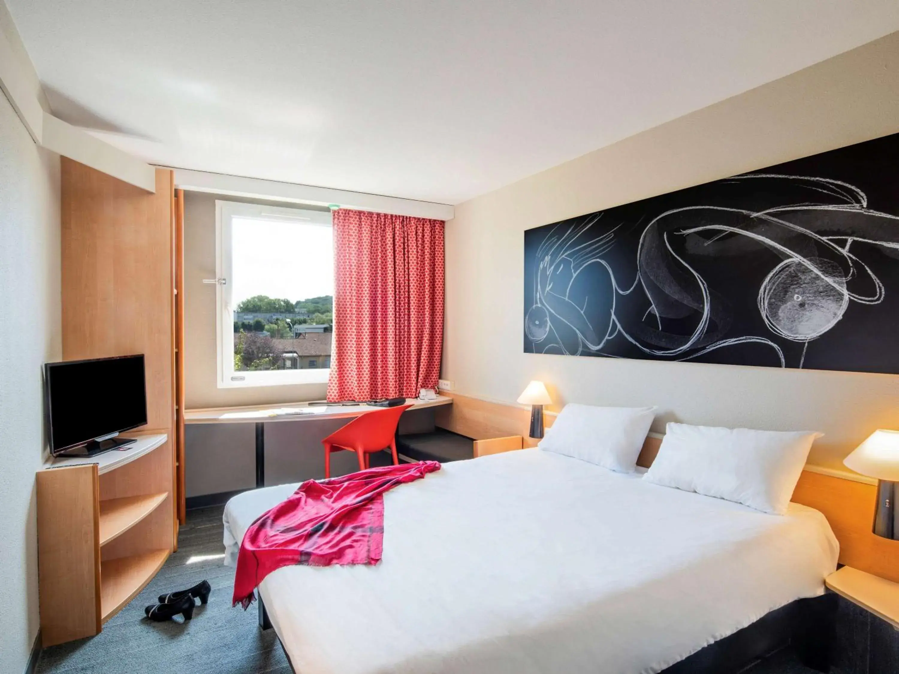Photo of the whole room, Bed in ibis Thionville Porte du Luxembourg