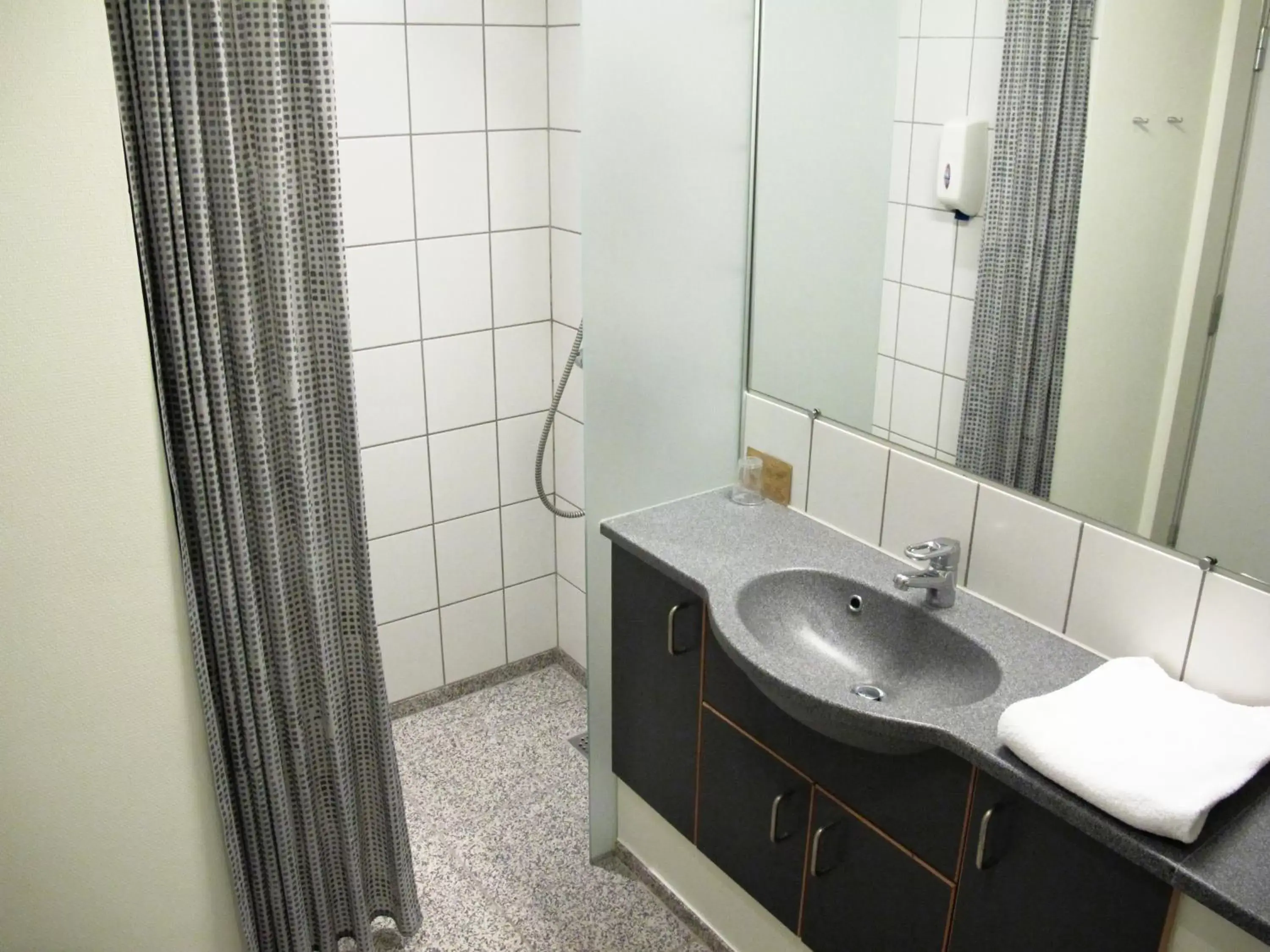 Shower, Bathroom in The Lodge Billund