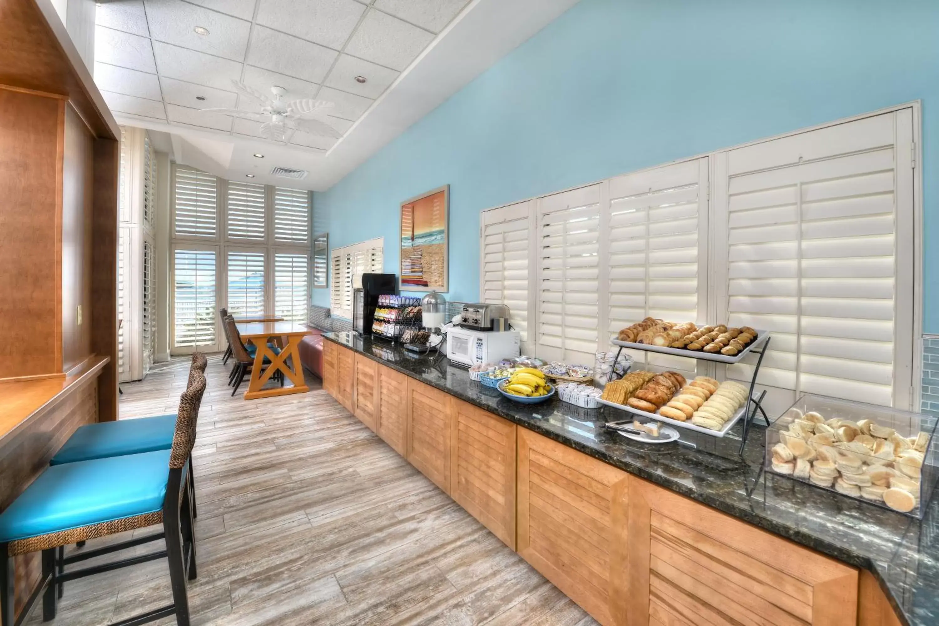 Continental breakfast in Bahama House - Daytona Beach Shores