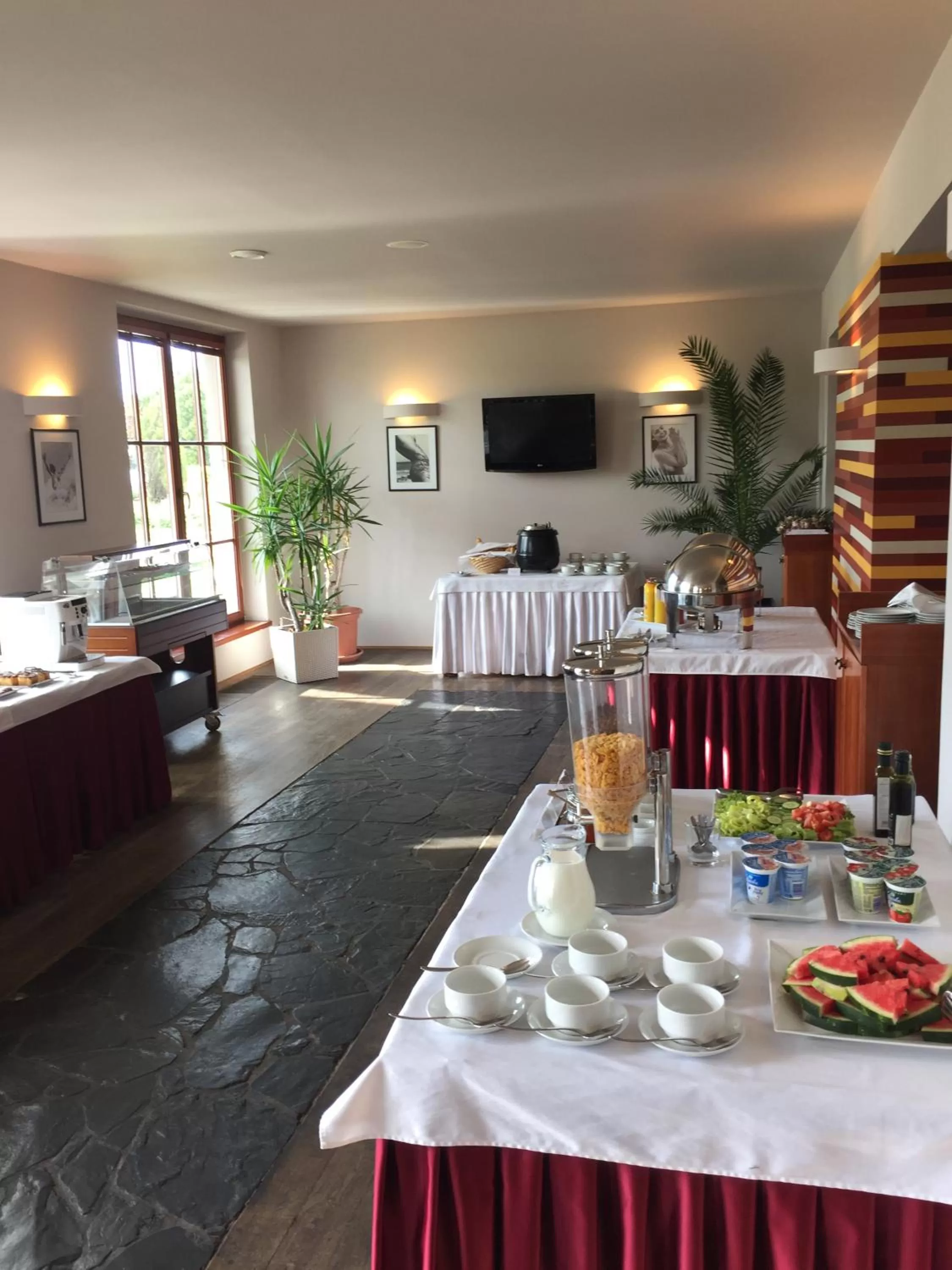 Continental breakfast in Hotel Maroli Mikulov