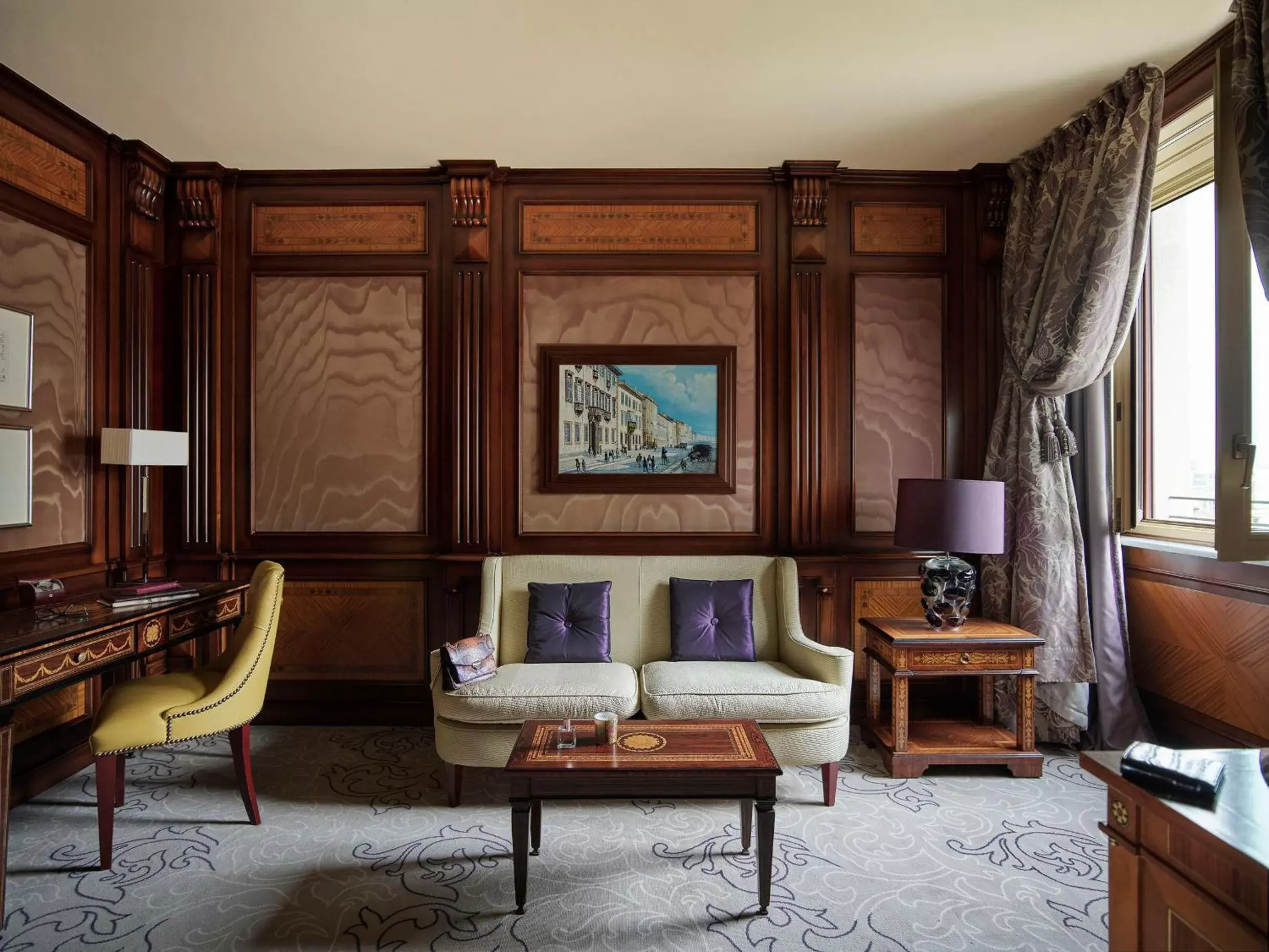 Living room, Seating Area in Hotel Principe Di Savoia - Dorchester Collection