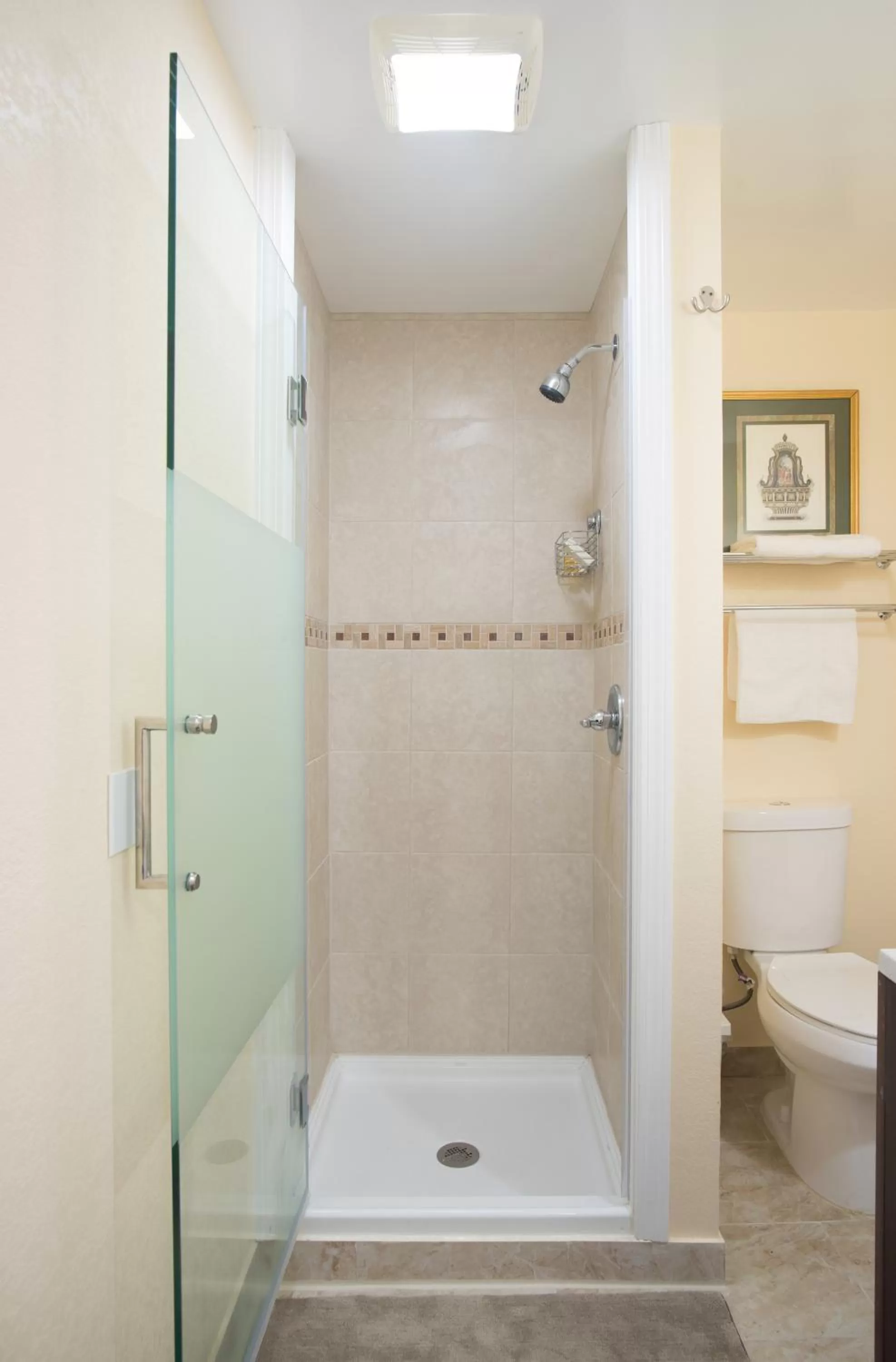 Bathroom in Mount Royal Inn