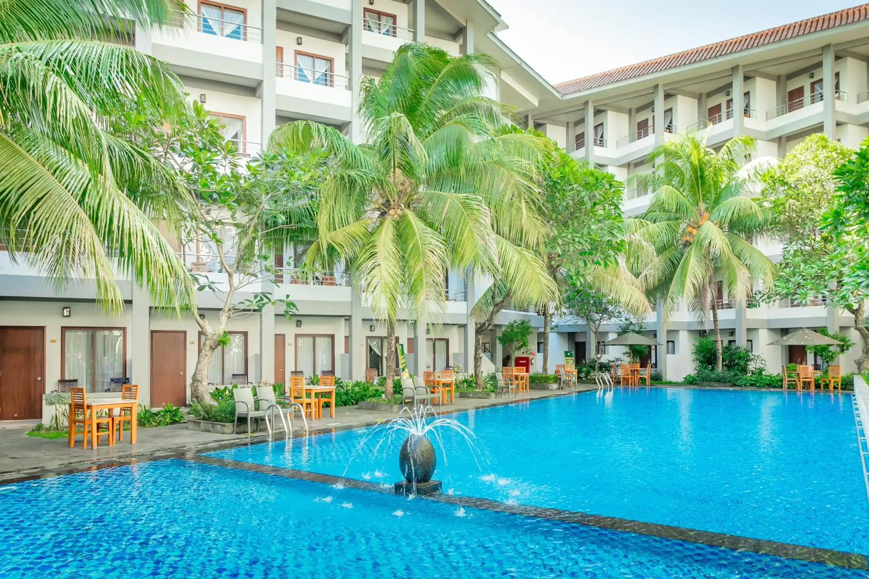 Swimming Pool in Lombok Garden Hotel