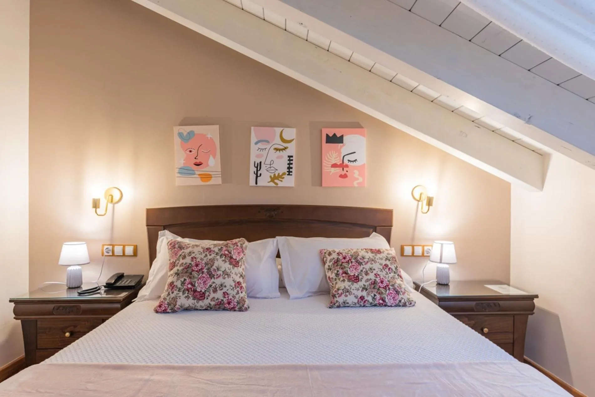 Bed in Hotel & Spa María Manuela