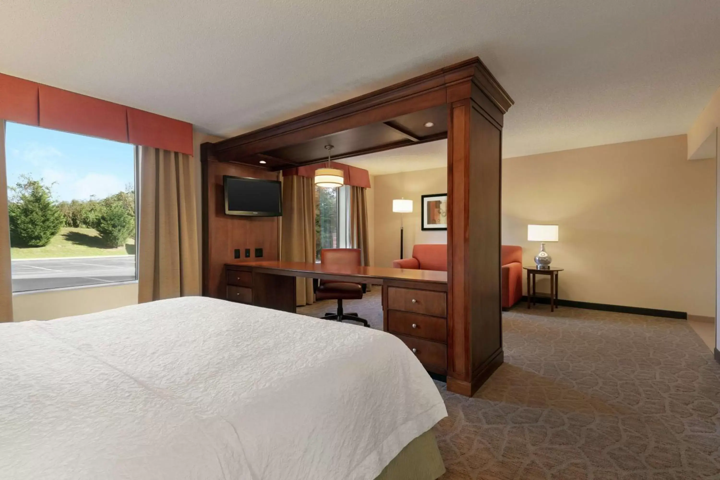 Bedroom, Bed in Hampton Inn & Suites Charles Town