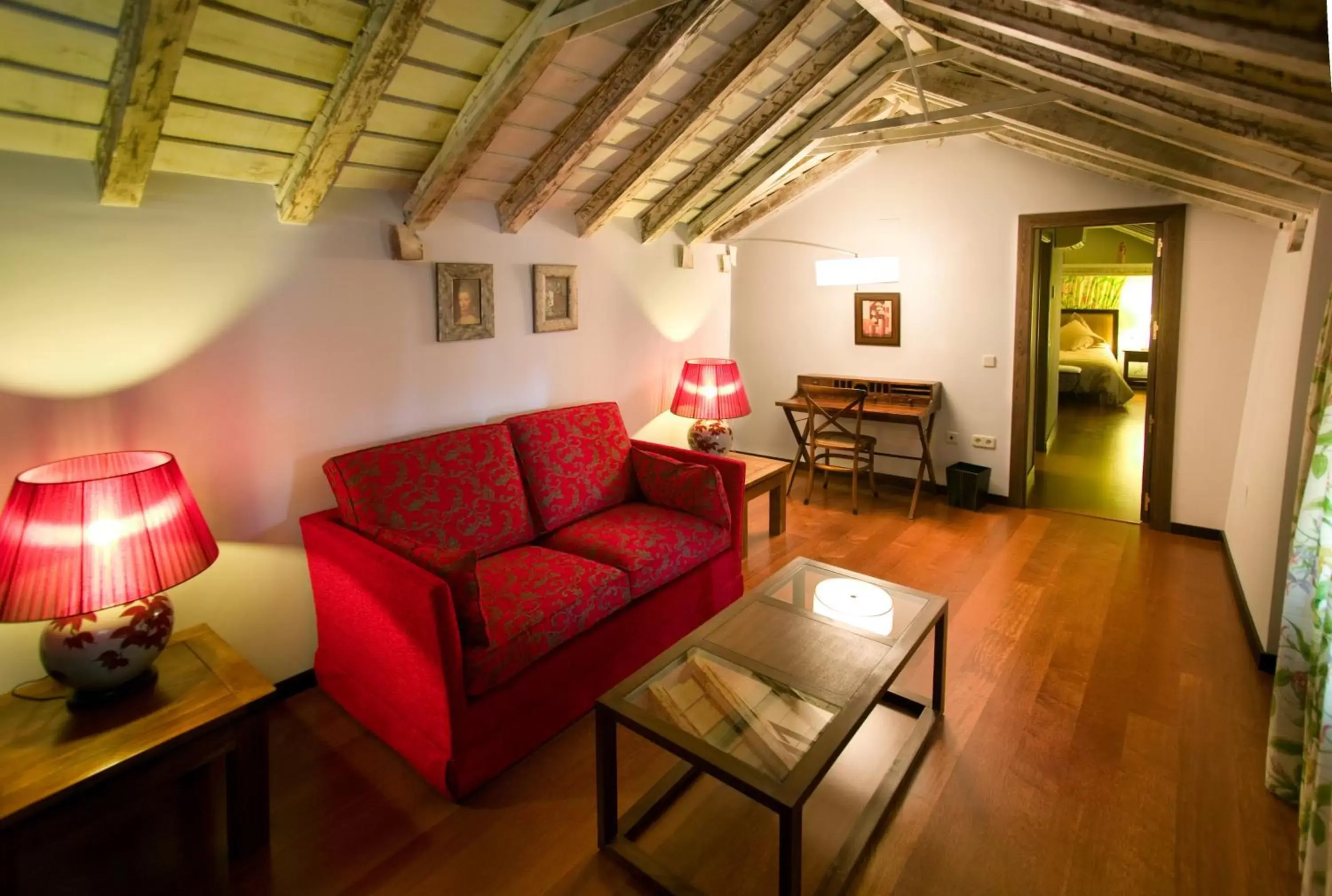 Photo of the whole room, Seating Area in Hotel Spa La Casa Del Convento