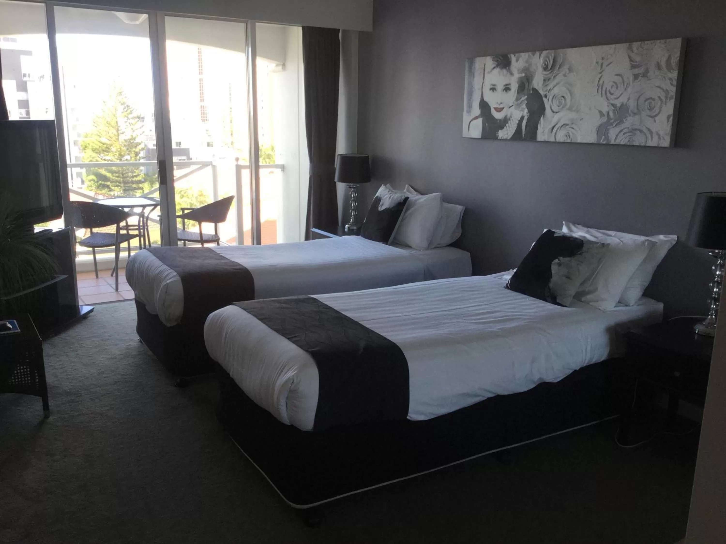 Hotel Room in Broadbeach Holiday Apartments Shop 19