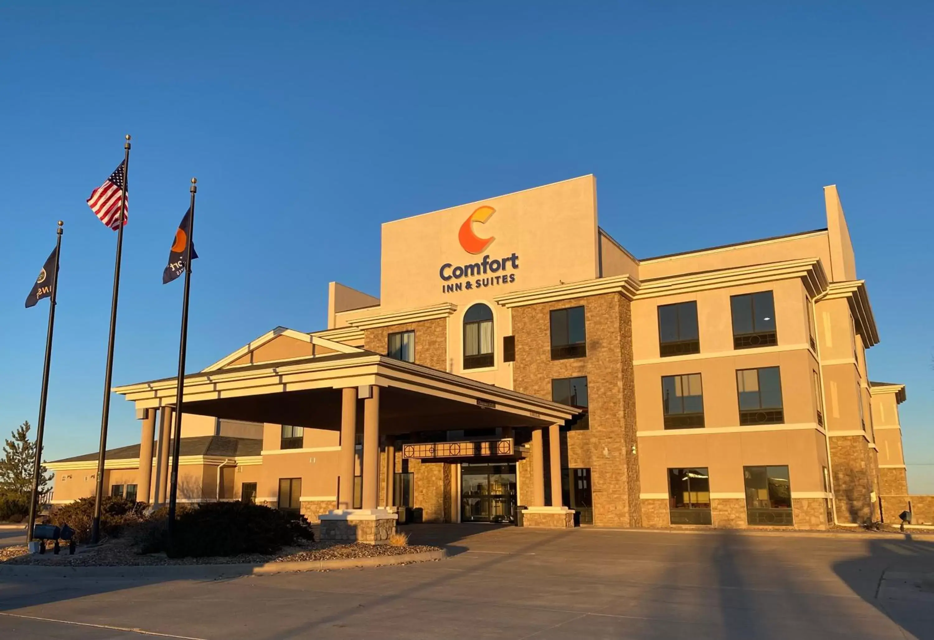 Property Building in Comfort Inn & Suites