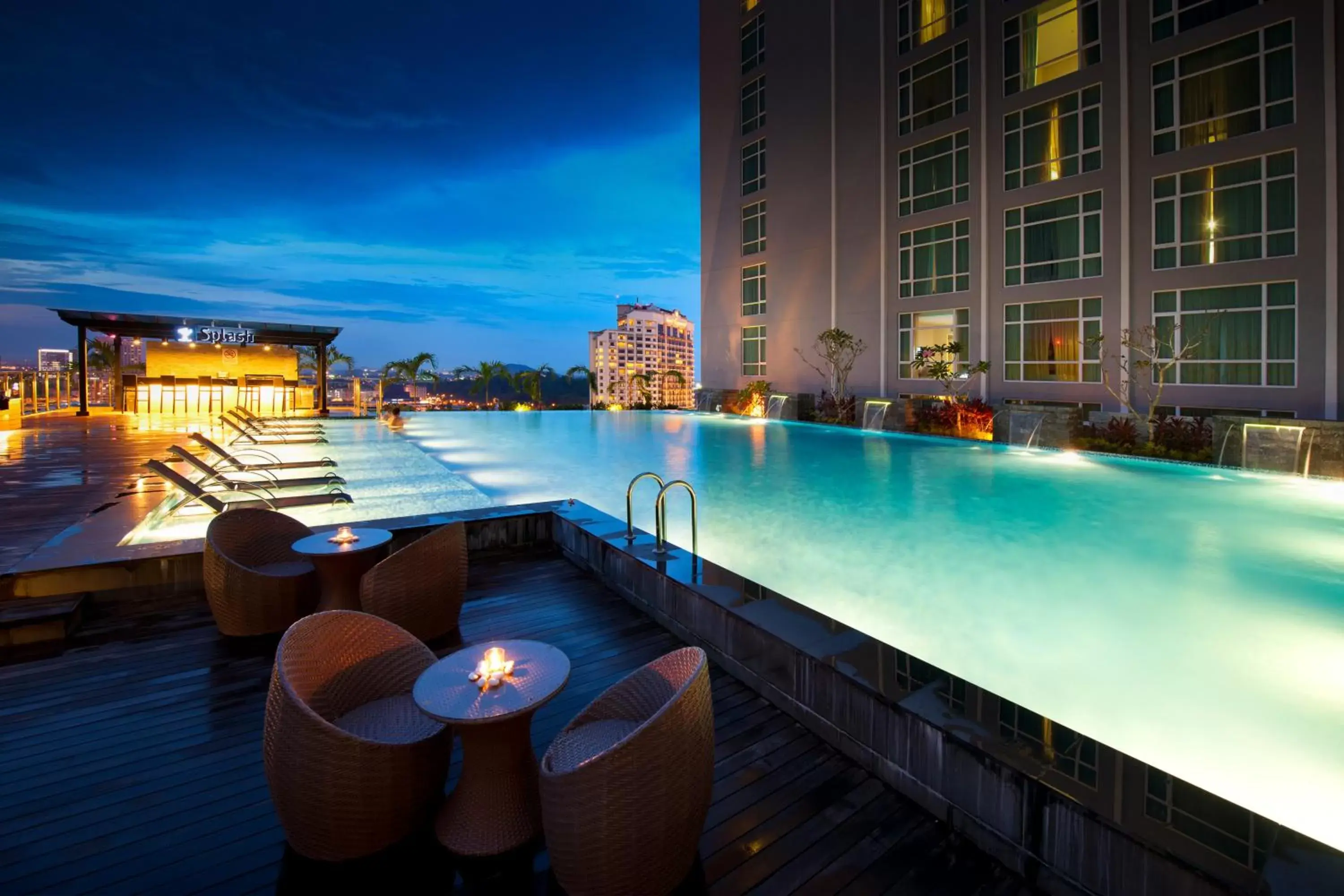 Restaurant/places to eat, Swimming Pool in Hatten Hotel Melaka