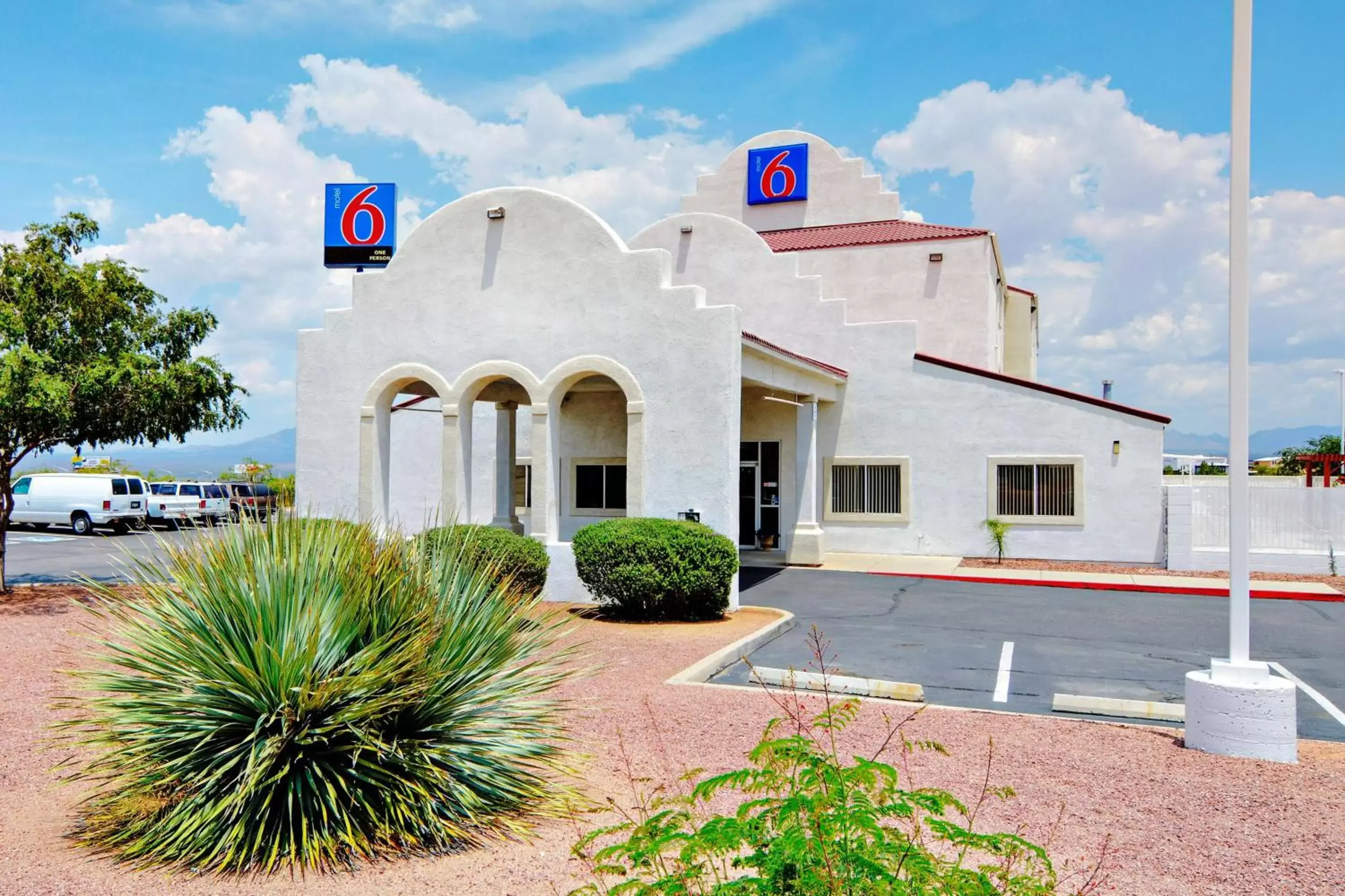 Property building, Facade/Entrance in Motel 6-Benson, AZ